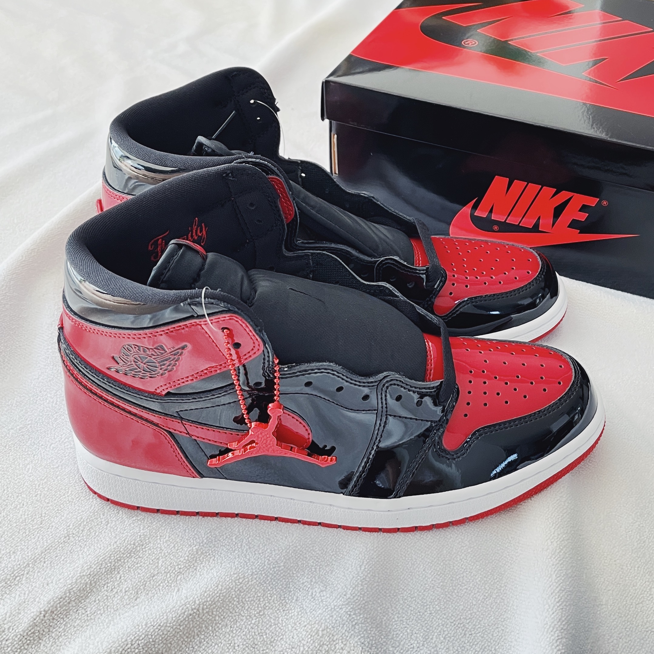 Jordan 1 Retro High OG Patent Bred 착용 스타일
