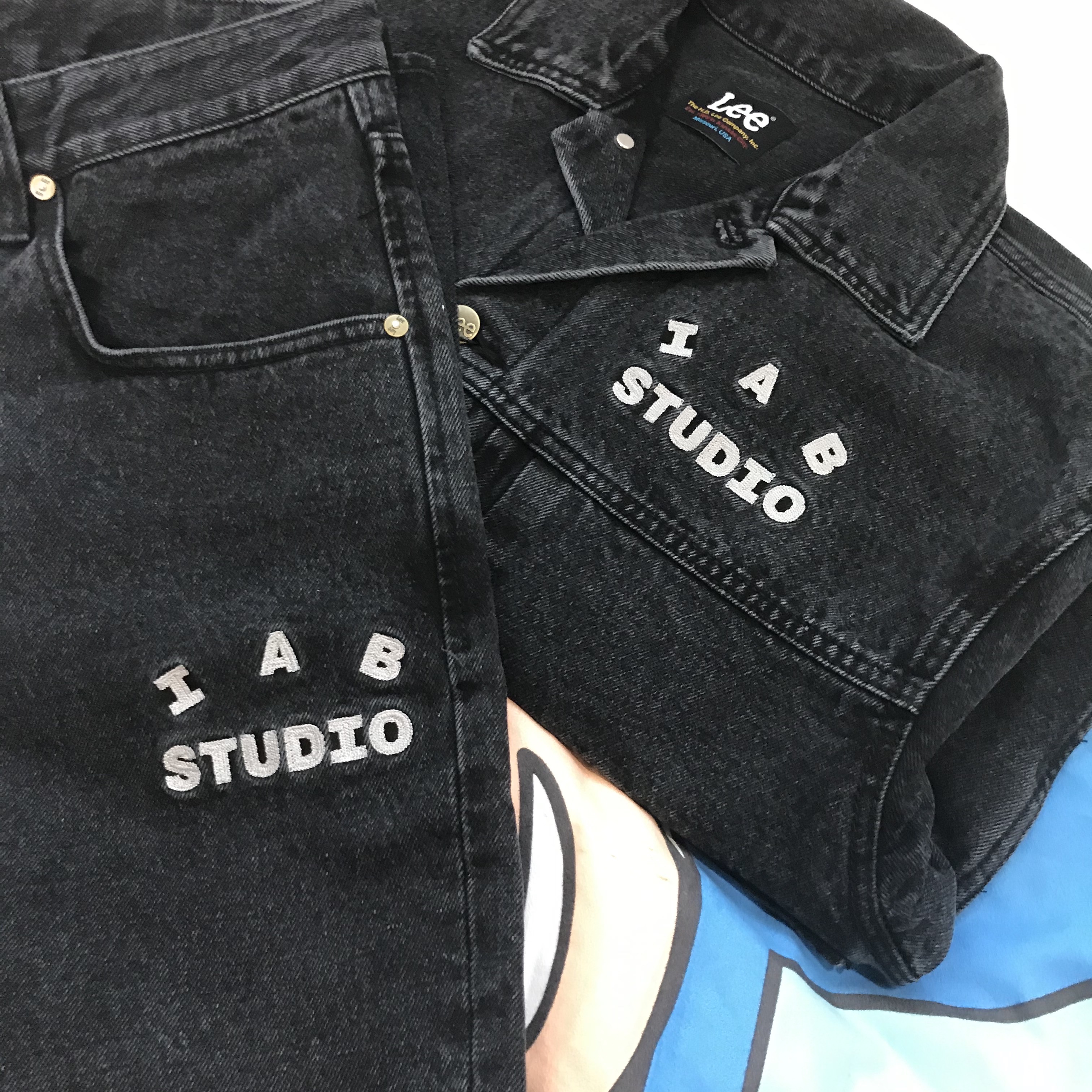 IAB Studio x Lee Denim Jeans Black, IAB Studio x Lee Denim Jacket Black 착용 스타일
