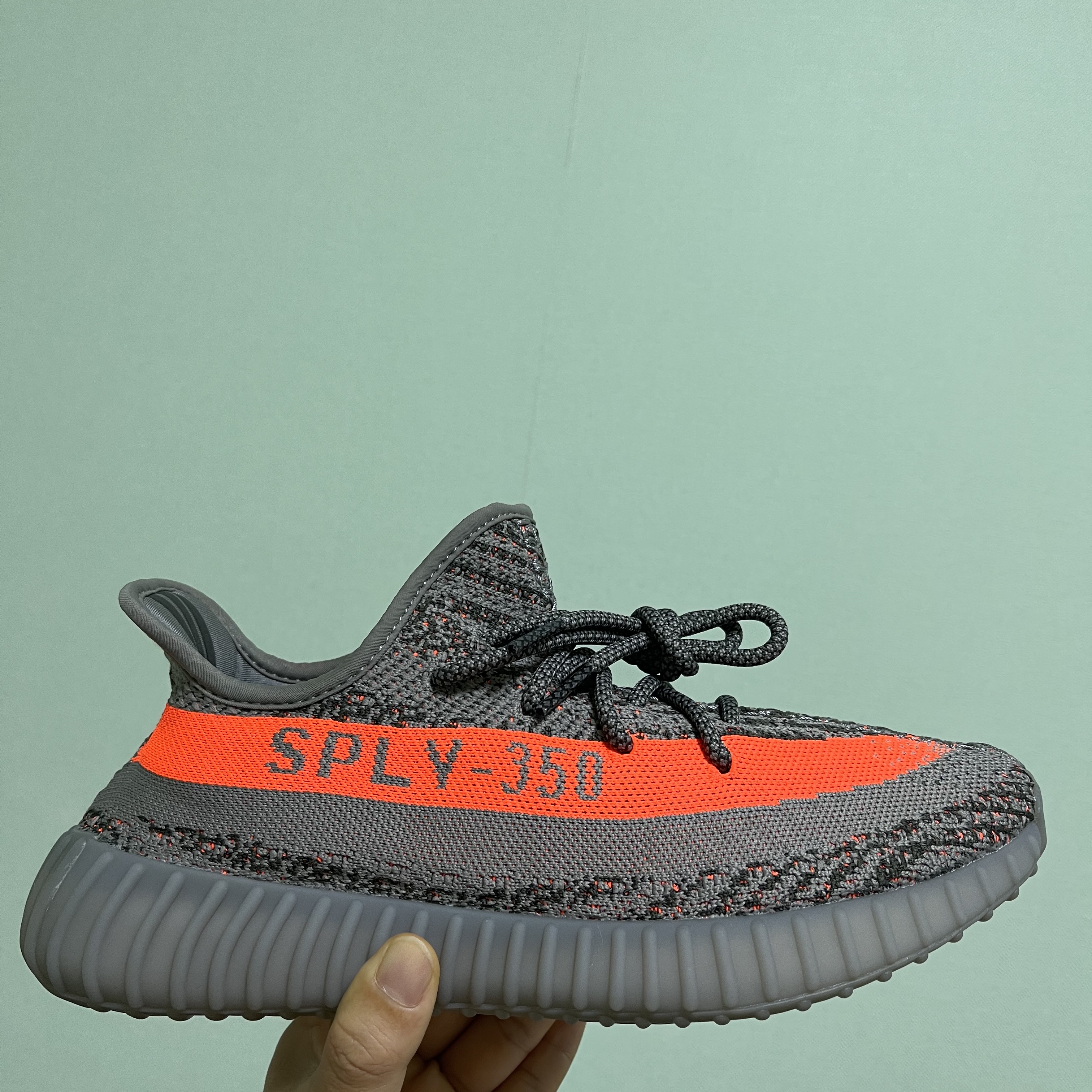 Adidas Yeezy Boost 350 V2 Beluga - Reflective 착용 스타일 - 1