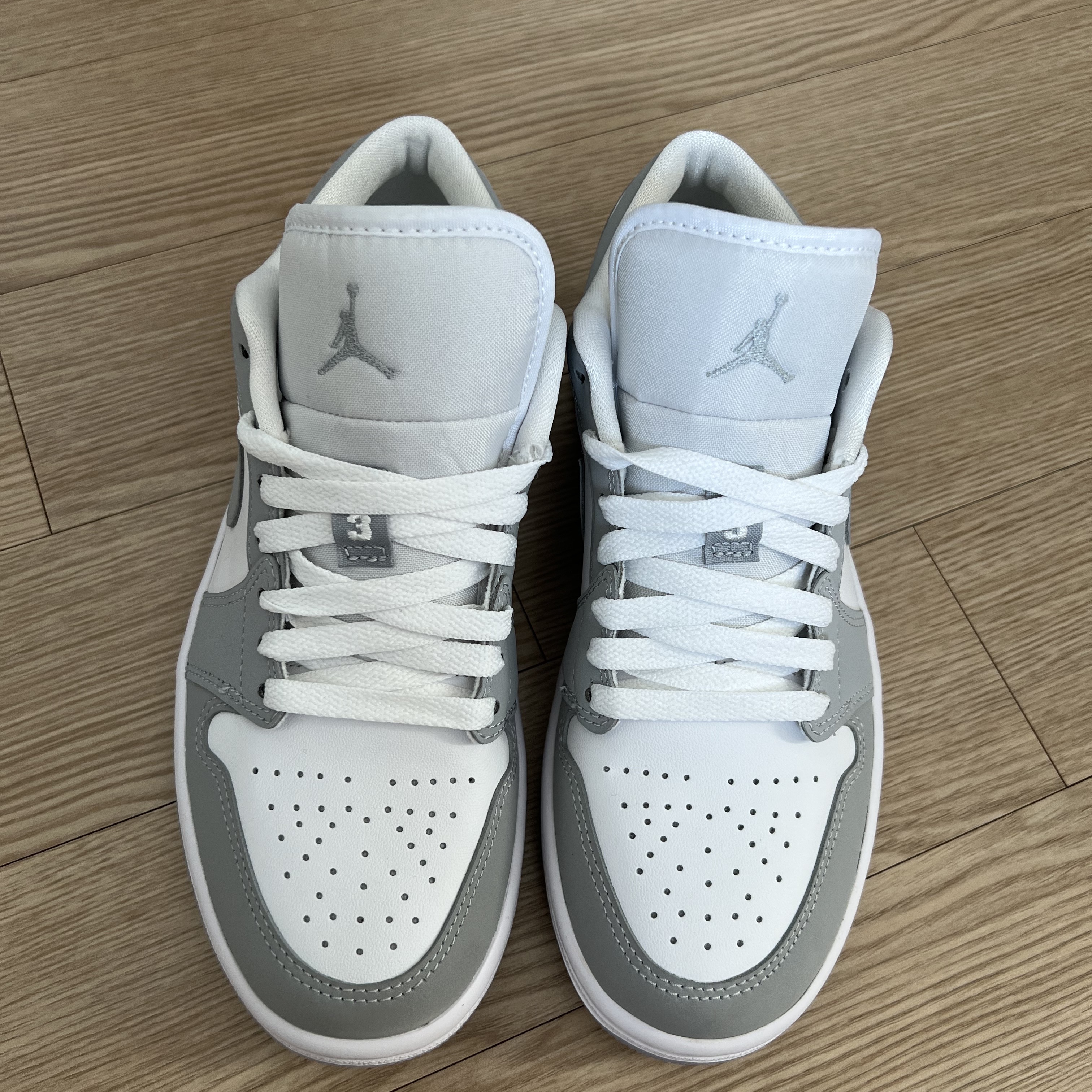 (W) Jordan 1 Low White Wolf Grey 착용 스타일 - 2