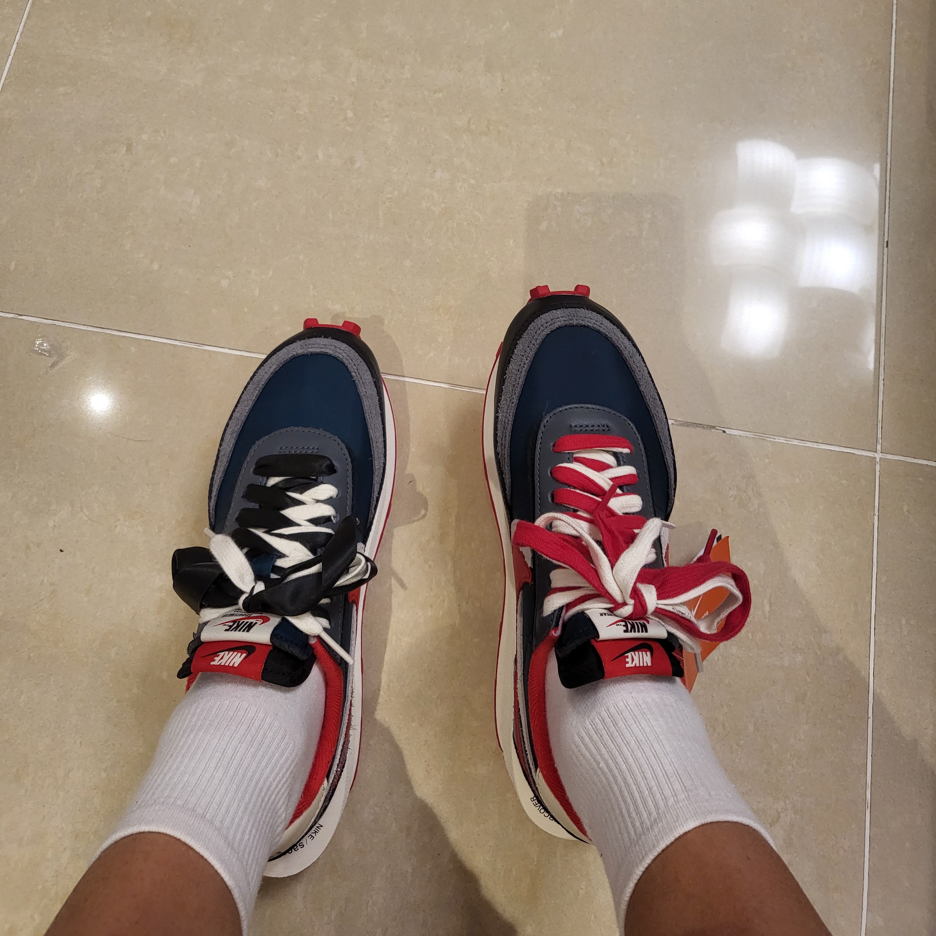 Nike x Sacai x Undercover LDWaffle Midnight Spruce University Red 착용 스타일 - 2