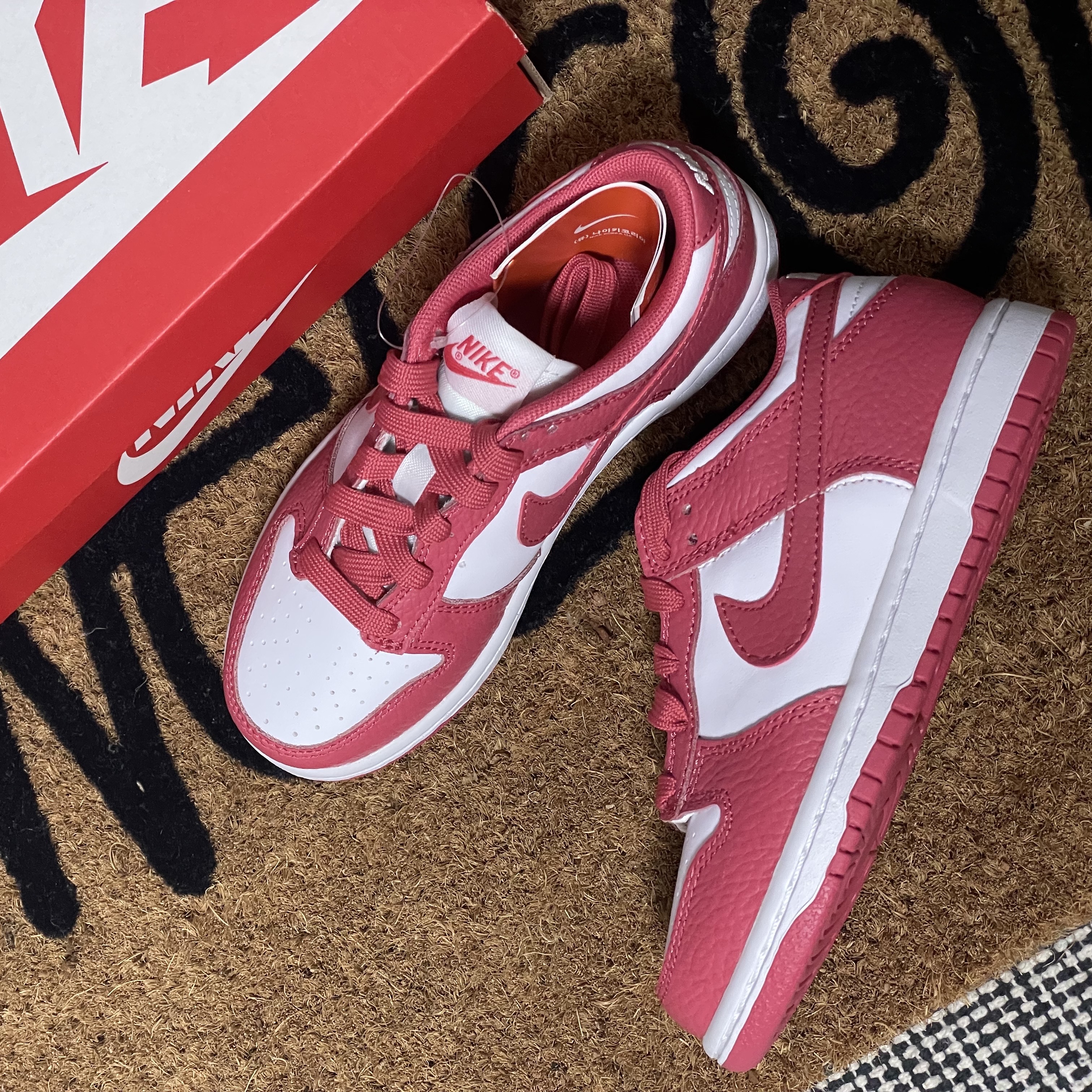 (PS) Nike Dunk Low Archeo Pink 착용 스타일 - 1