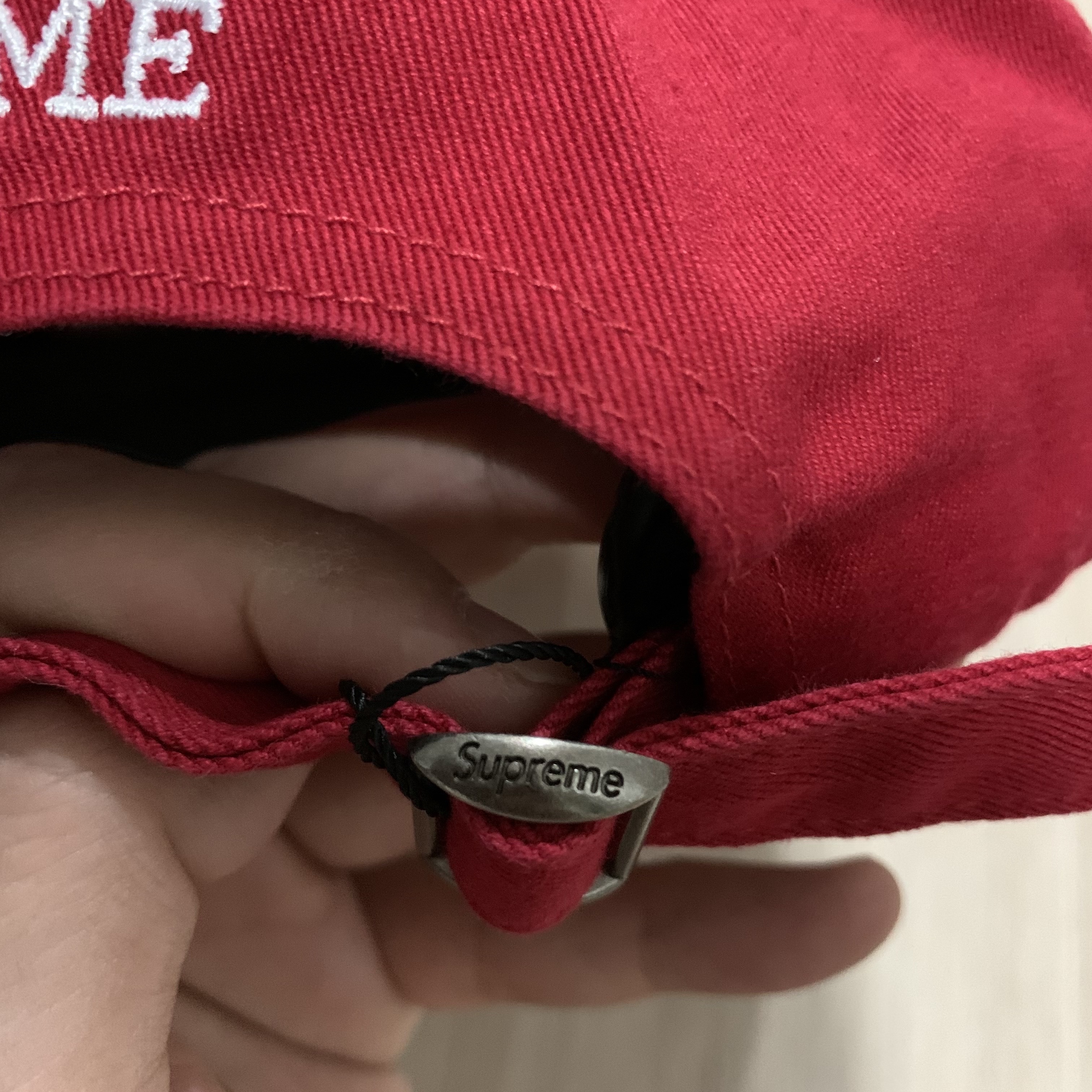Supreme Est. 1994 6-Panel Black - 21FW 착용 스타일 - 4