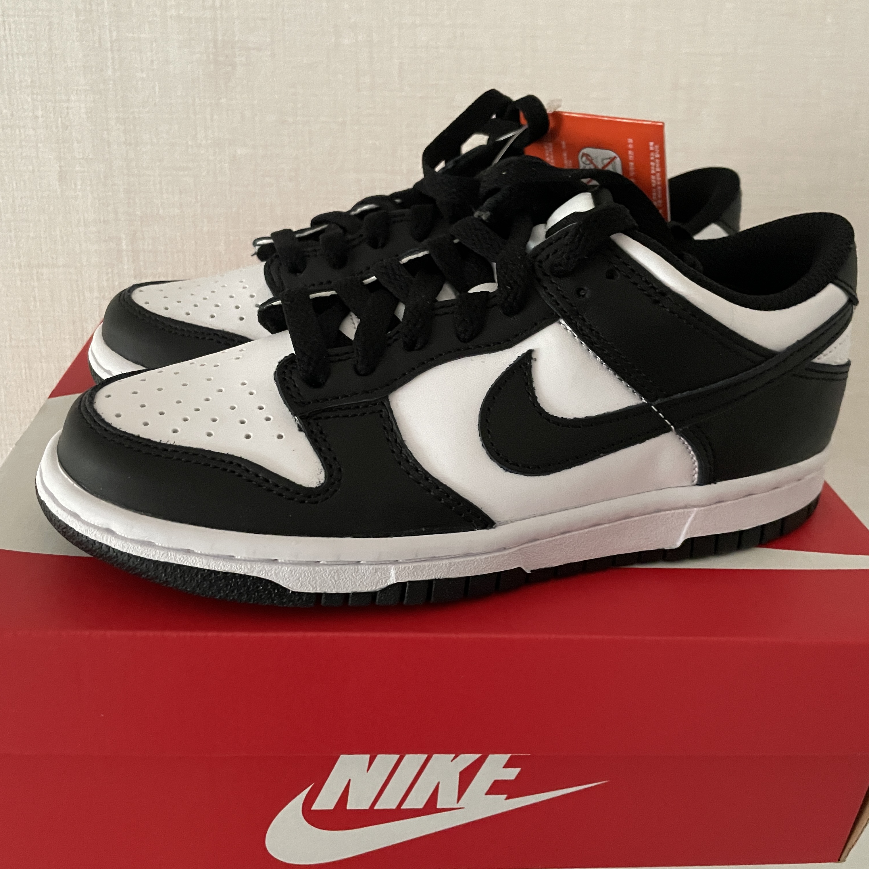 (GS) Nike Dunk Low Black 착용 스타일 - 1