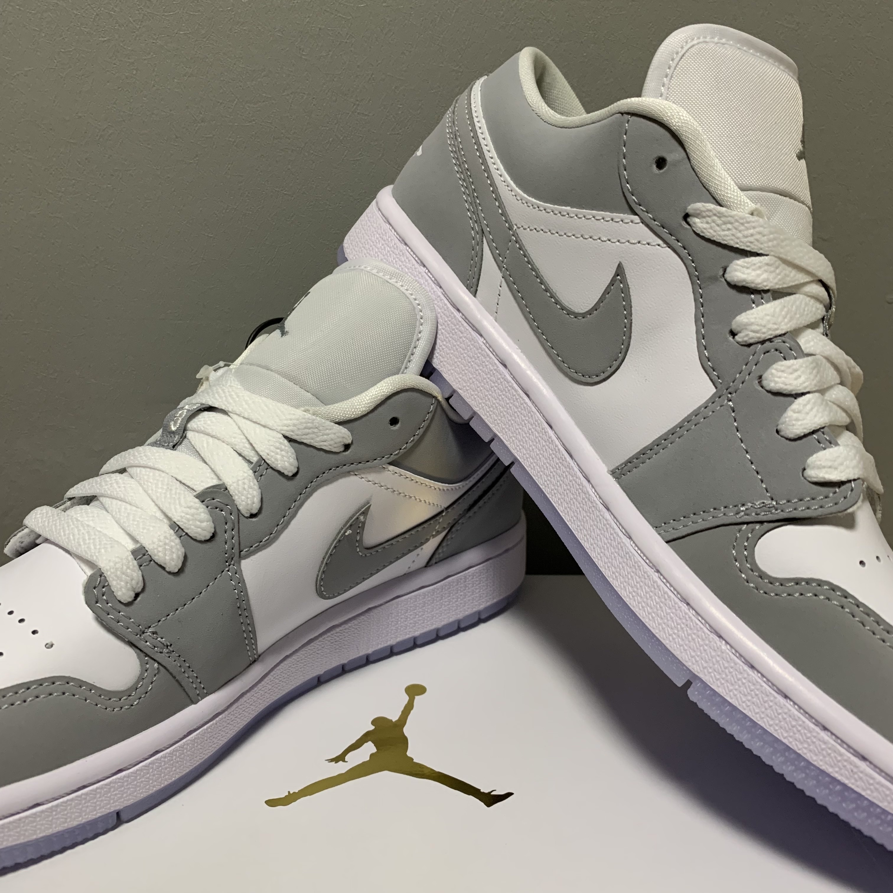 (W) Jordan 1 Low White Wolf Grey 착용 스타일