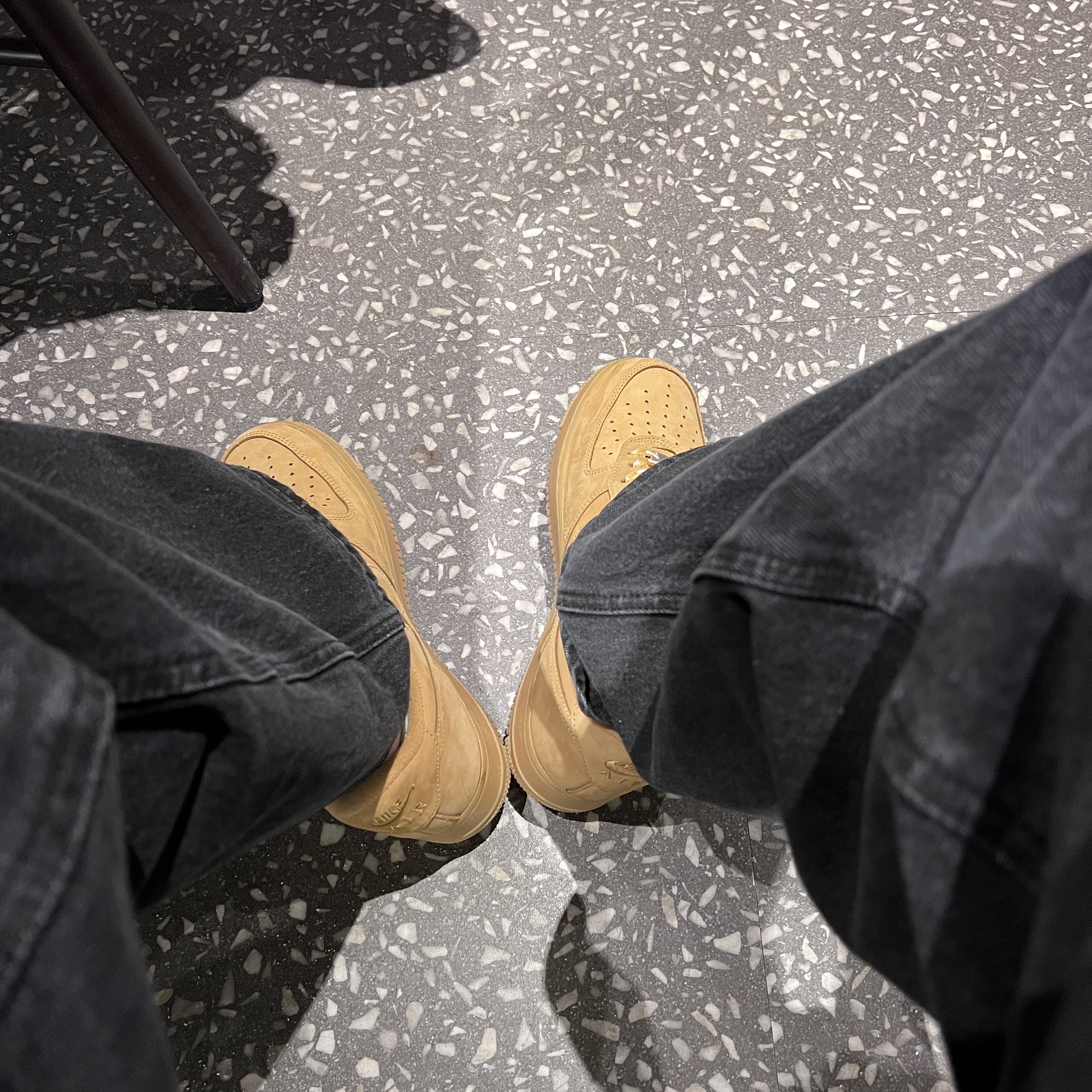 Nike x Supreme Air Force 1 Low Flax 착용 스타일