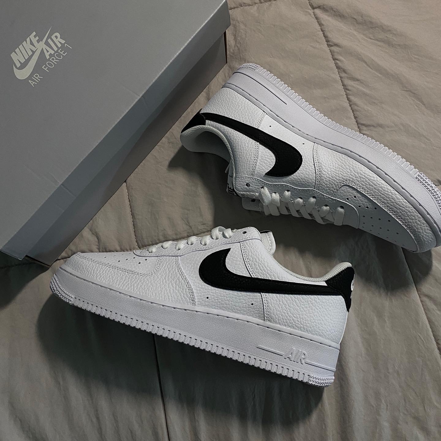 Nike Air Force 1 '07 White Black 착용 스타일 - 1