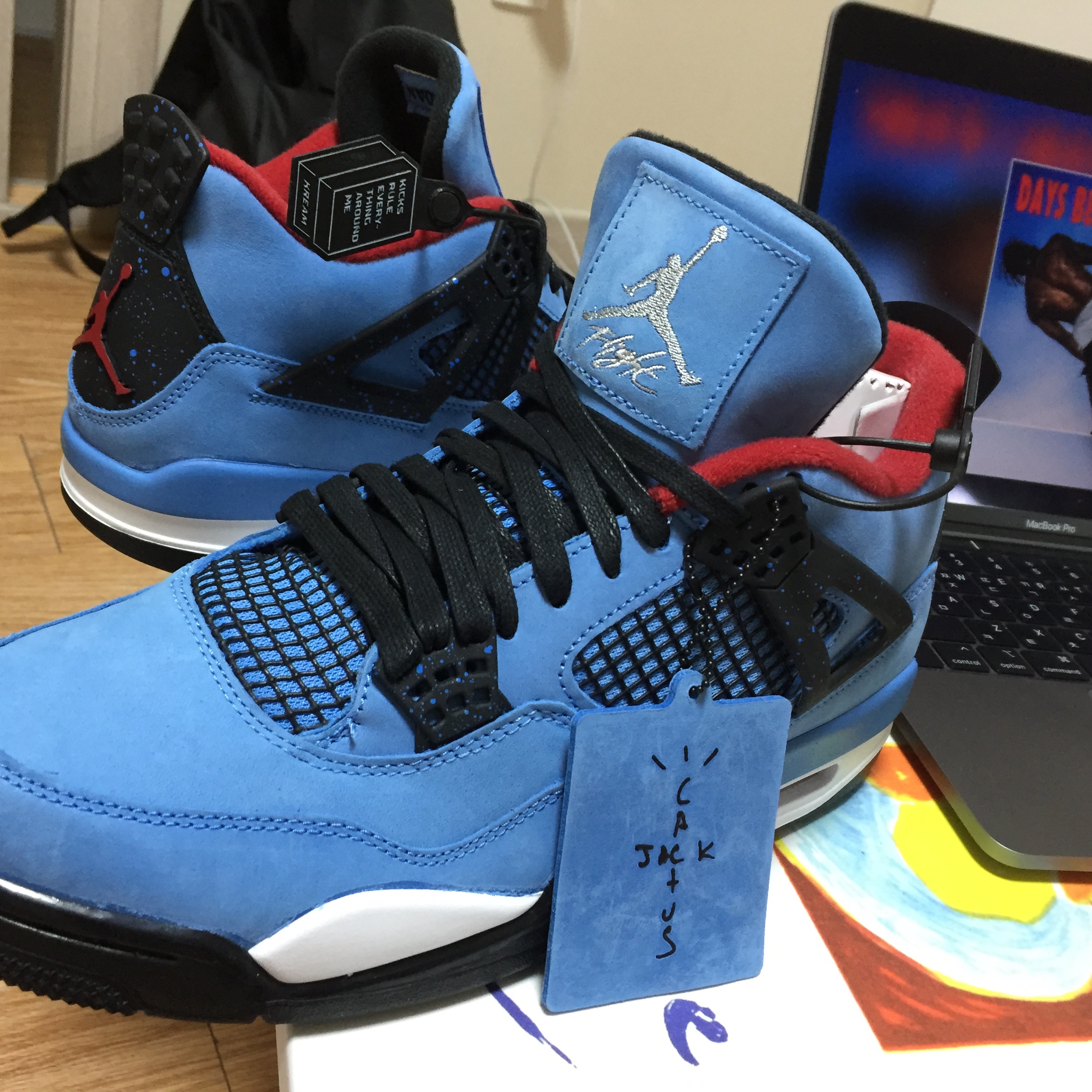 Jordan 4 x Travis Scott Retro Cactus Jack 착용 스타일 - 1