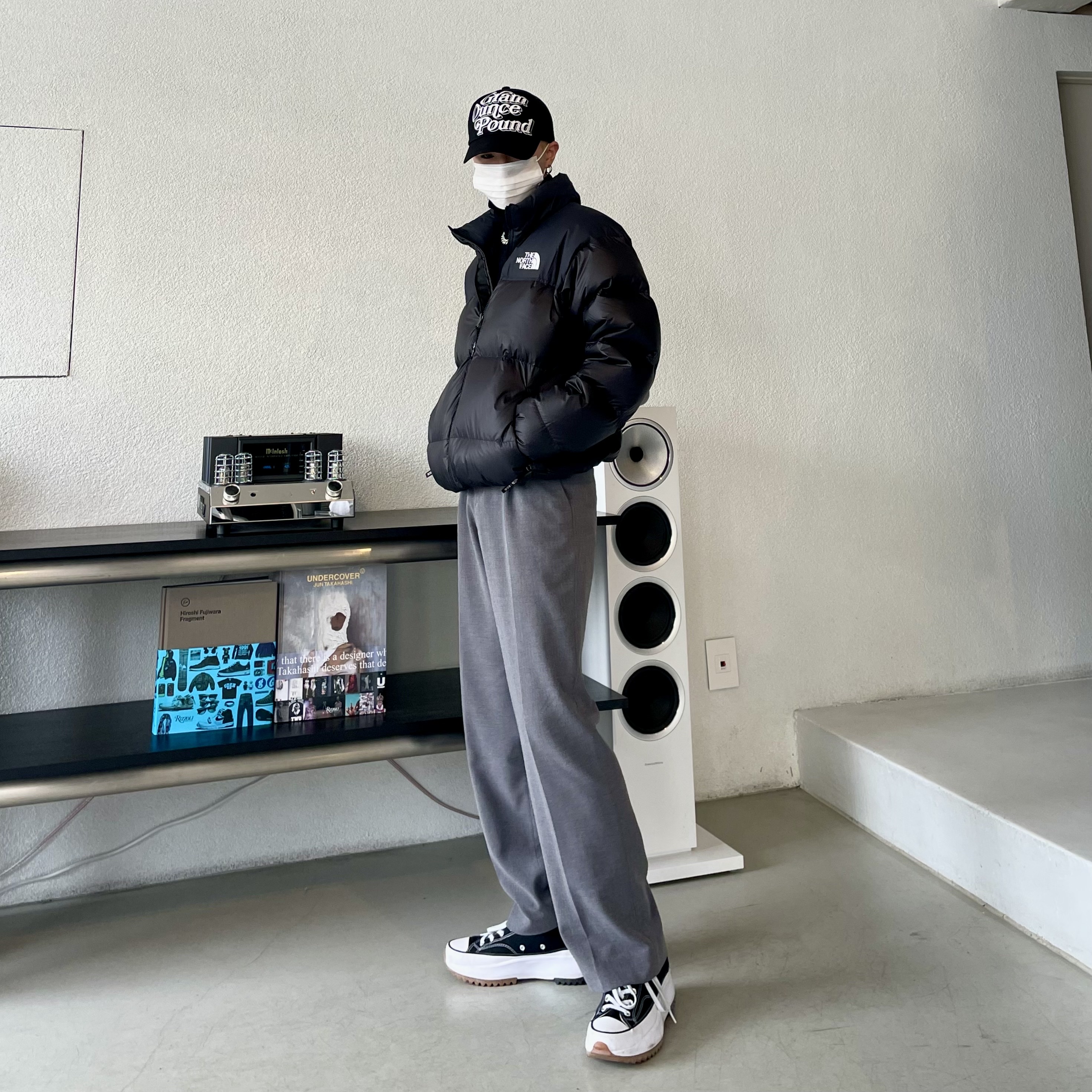 Converse Run Star Hike Hi Black White Gum 착용 스타일 - 1