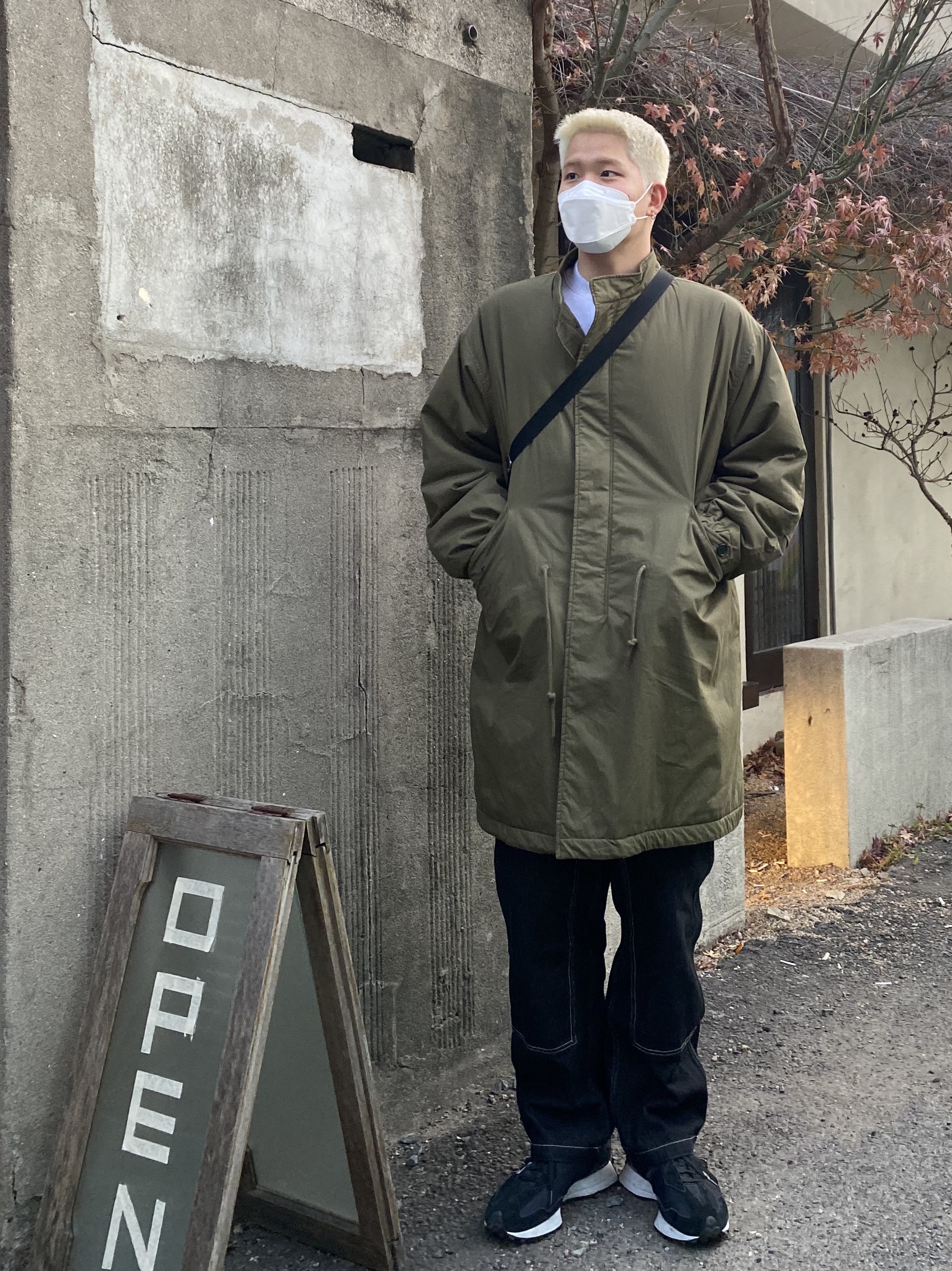 New Balance 327 Black 착용 스타일 - 2