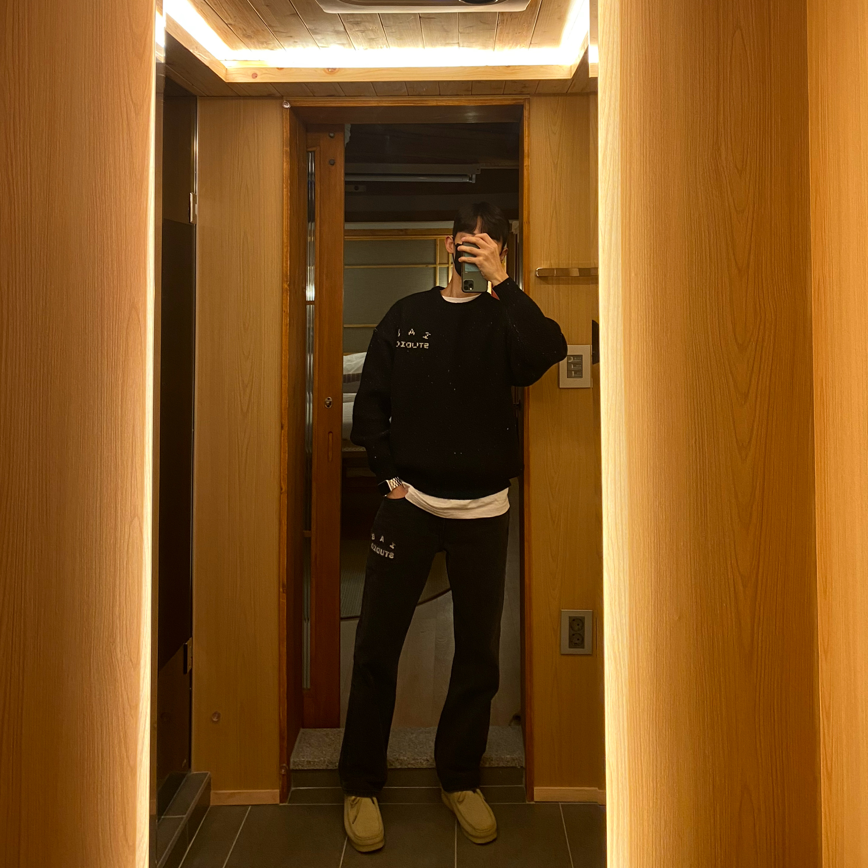 IAB Studio Knit Black, IAB Studio x Lee Denim Jeans Black 착용 스타일