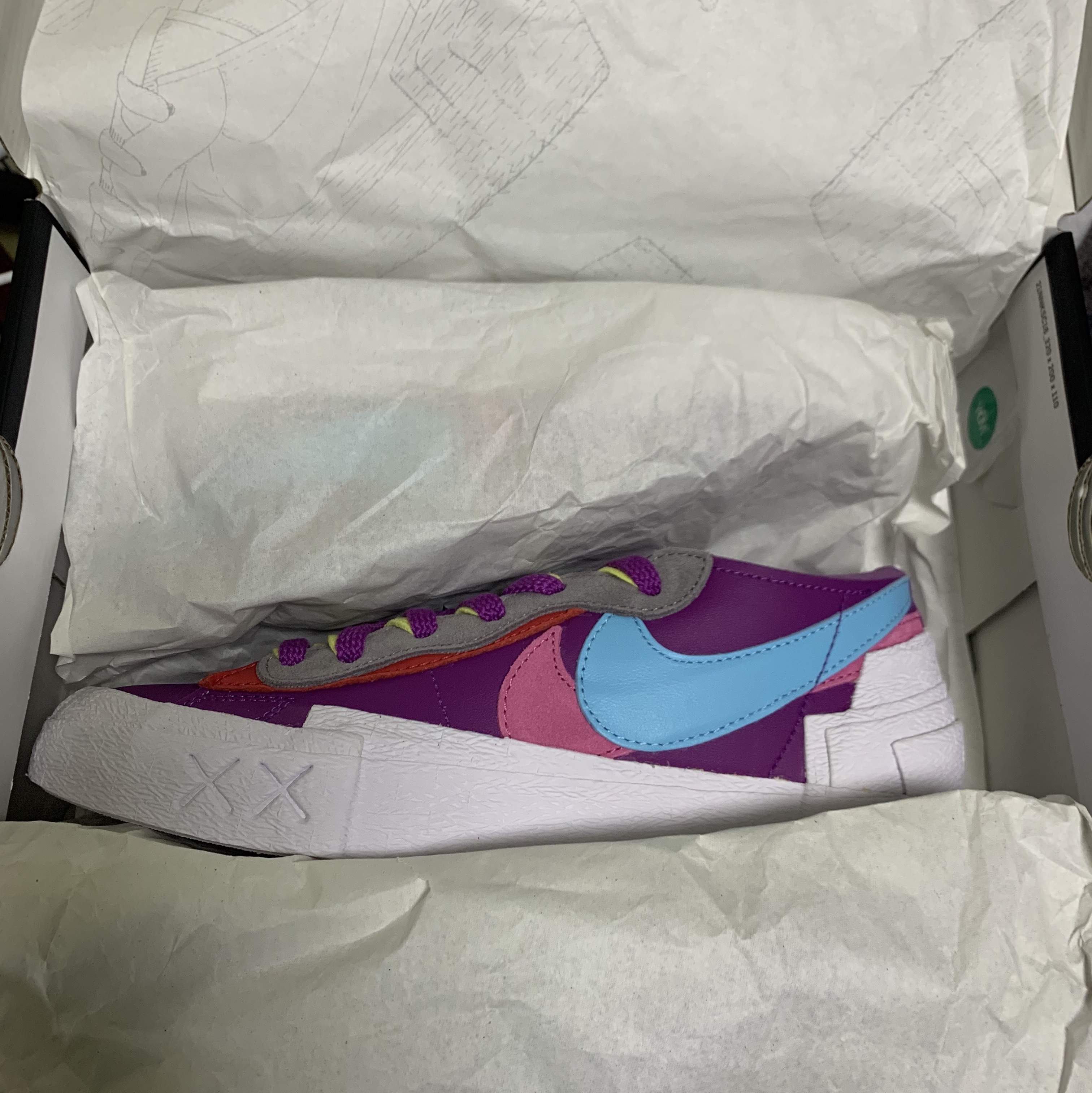 Nike x Sacai x Kaws Blazer Low Reed 착용 스타일 - 3