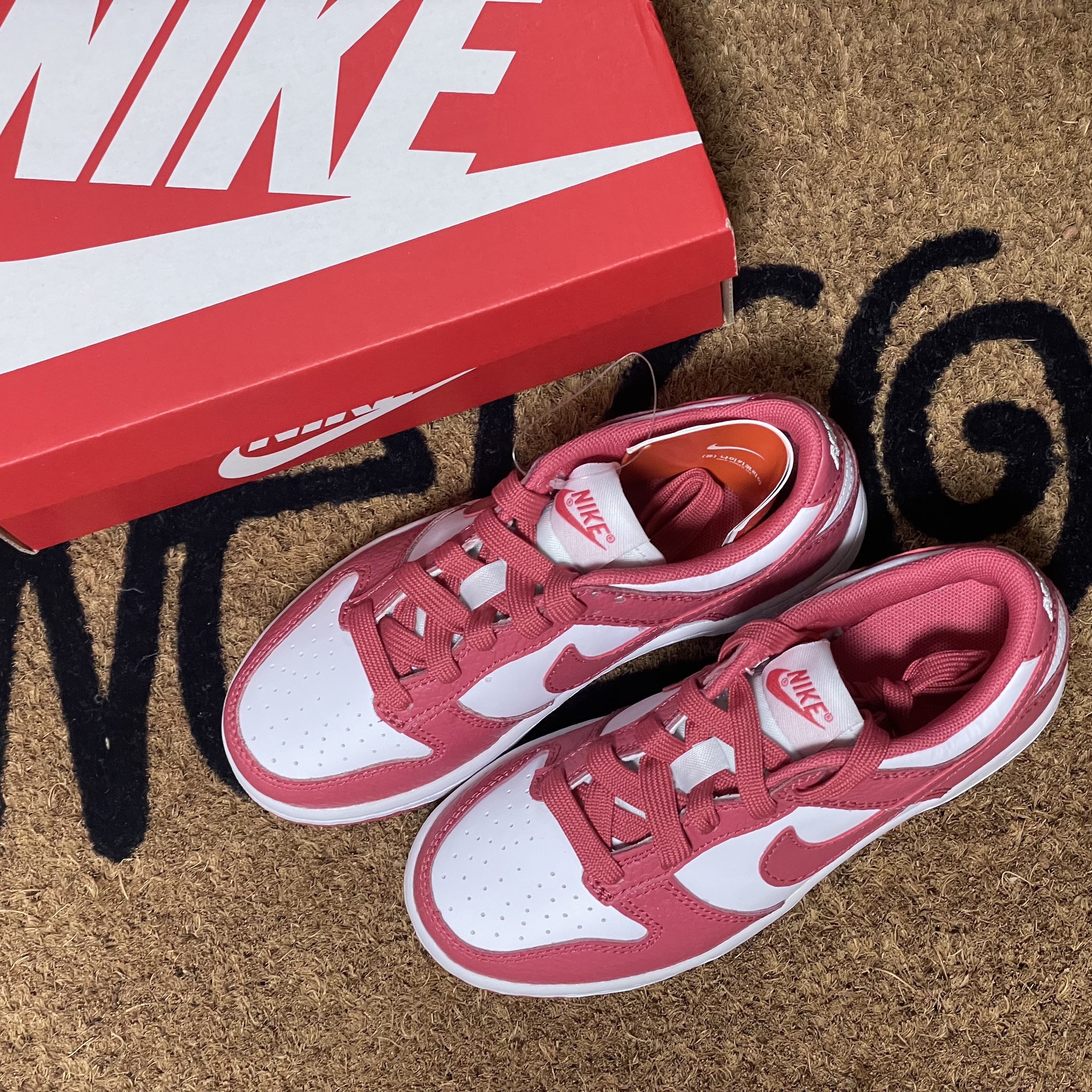 (PS) Nike Dunk Low Archeo Pink 착용 스타일 - 2