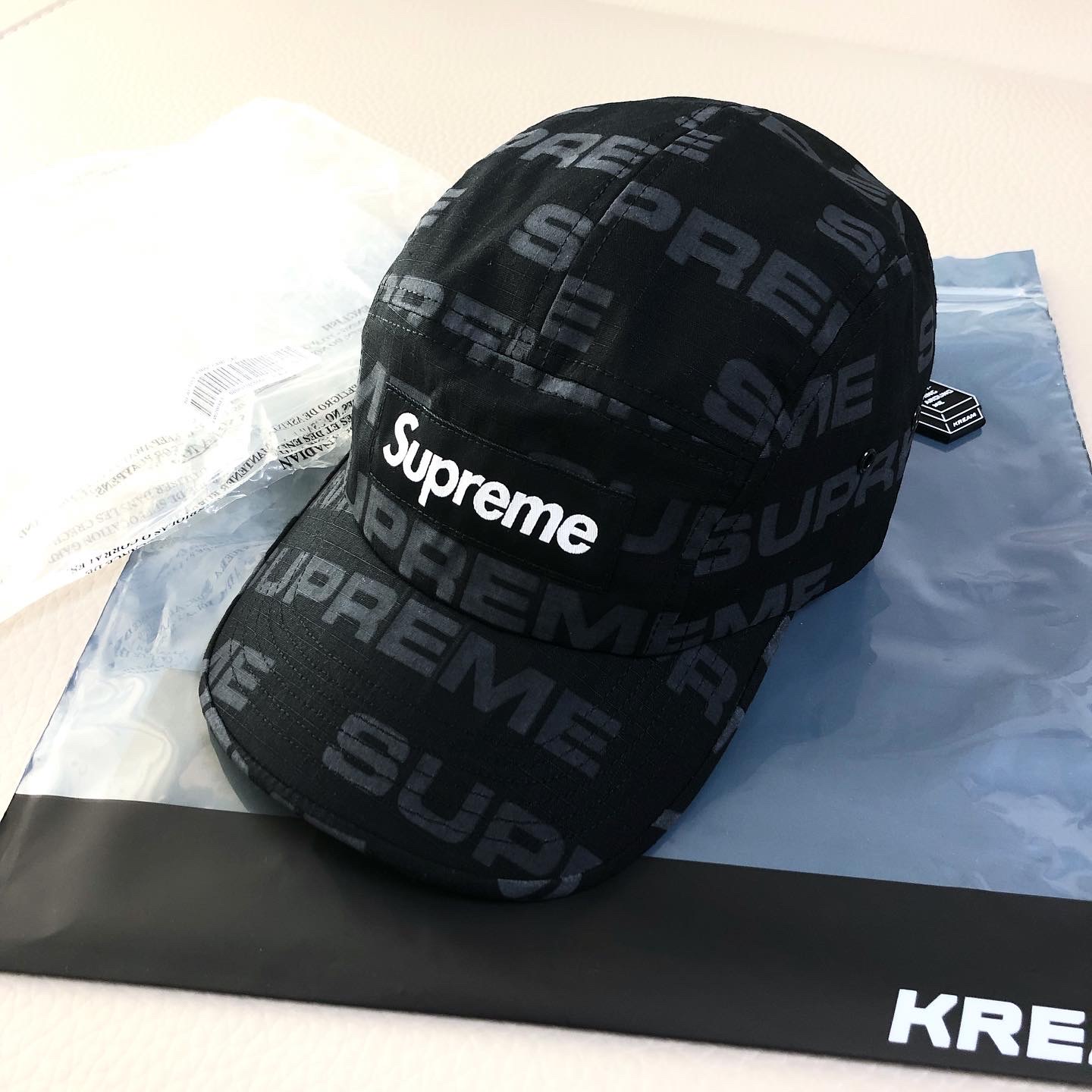 Supreme Reactive Print Camp Cap Black - 20FW 착용 스타일 - 2