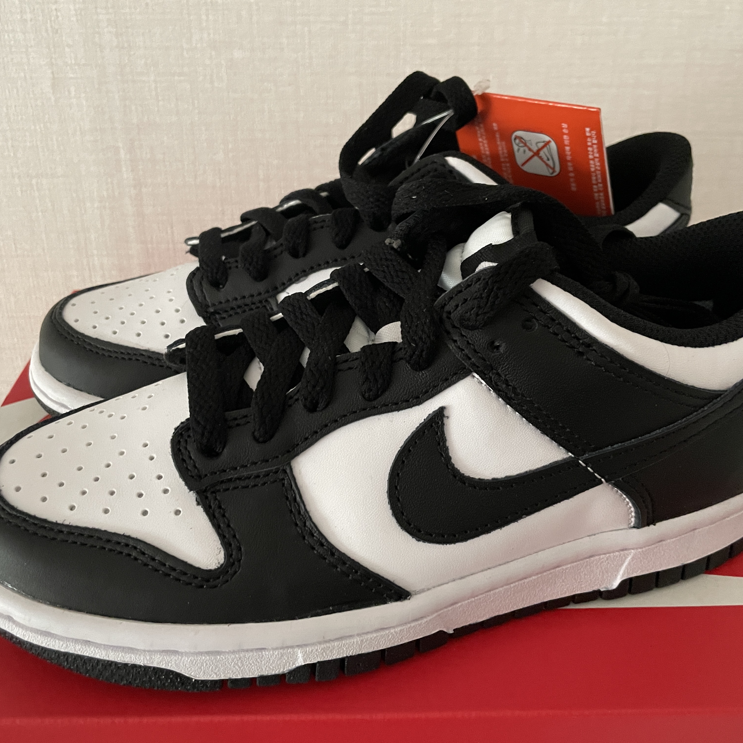 (GS) Nike Dunk Low Black 착용 스타일 - 2