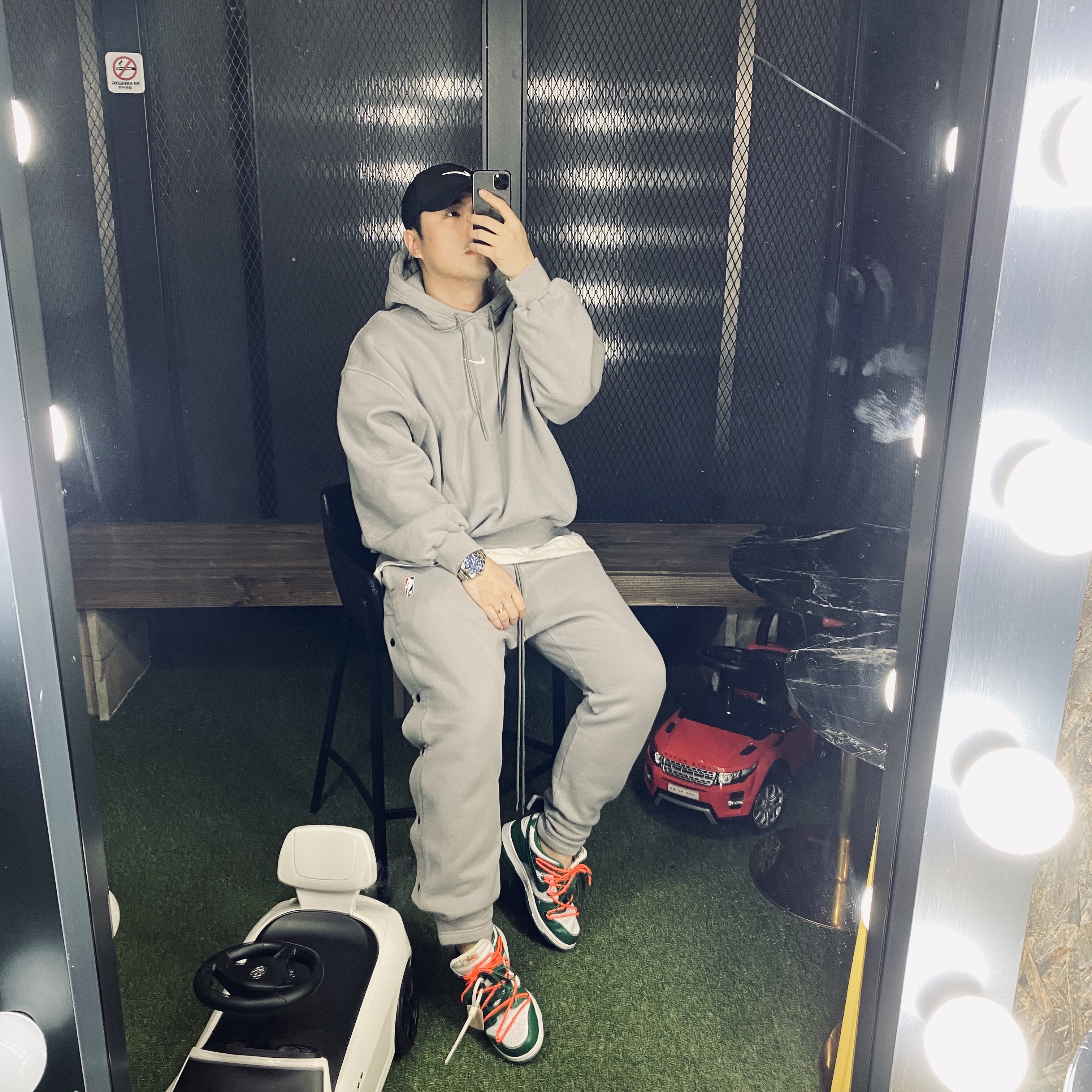 Nike x Fear of God Warm Up Pants Dust, Nike x Fear of God Double Hood Hoodie Dust Sail 착용 스타일