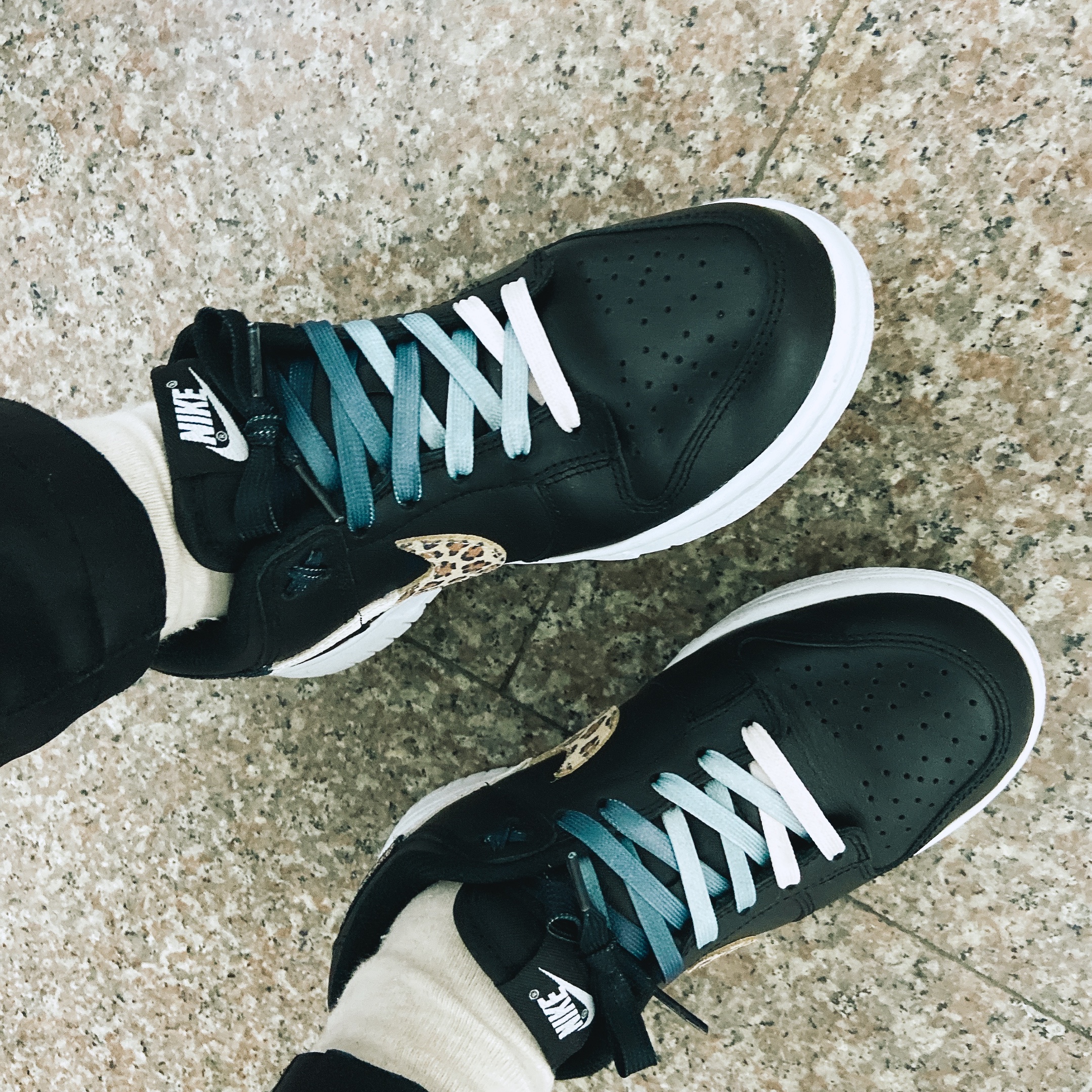 (W) Nike Dunk Low SE Primal Black 착용 스타일 - 4