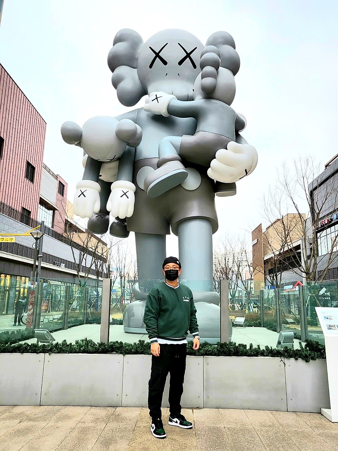 IAB Studio x Yonex Sweatshirt Green, Jordan 1 Low Green Toe 착용 스타일 - 1