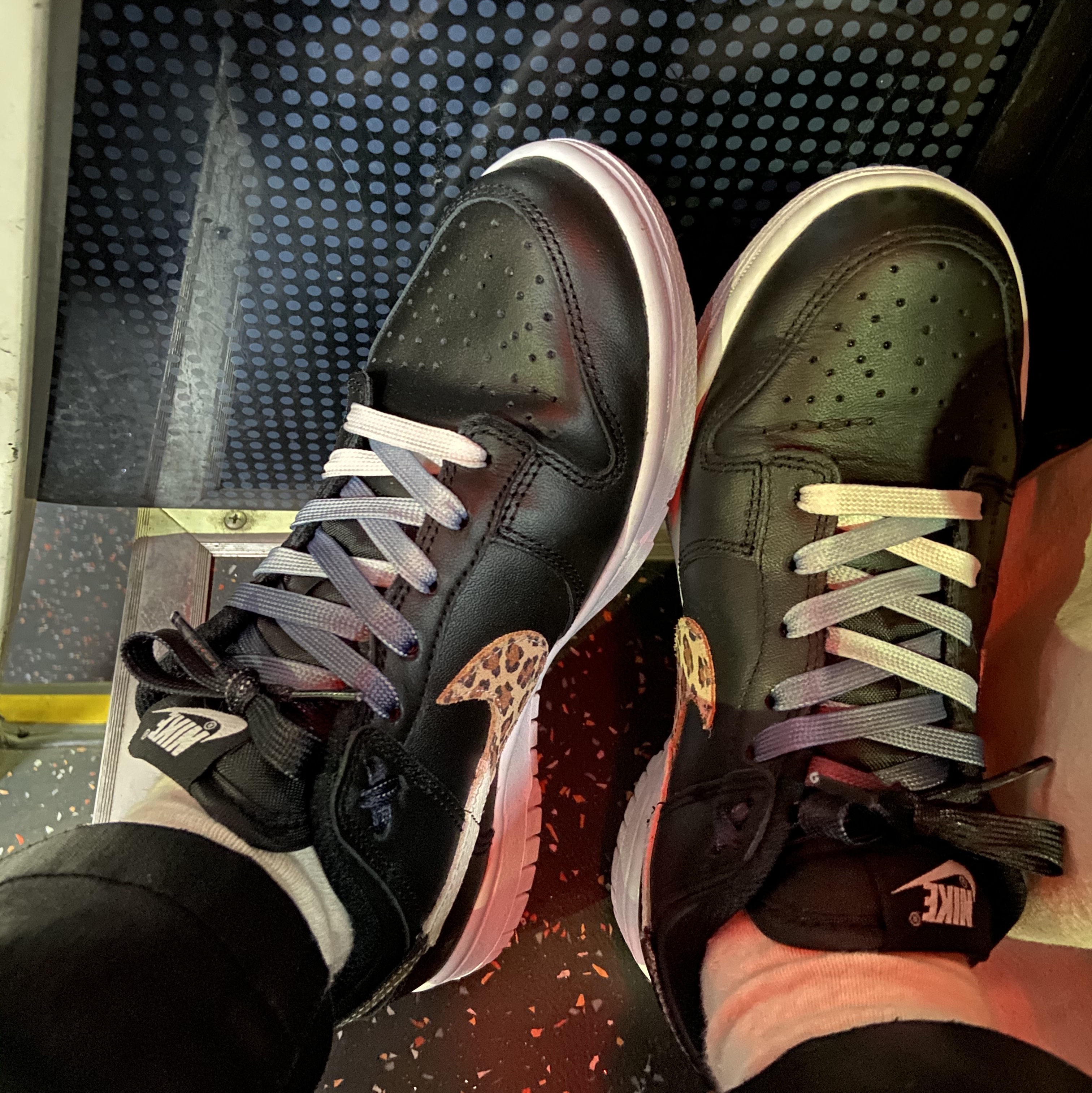 (W) Nike Dunk Low SE Primal Black 착용 스타일 - 3