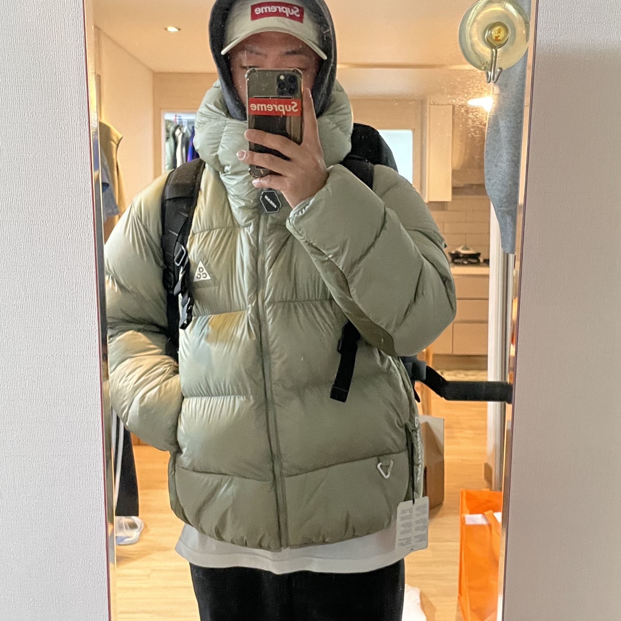 Nike ACG Therma-Fit ADV Lunar Lake Puffer Jacket Light Army - Asia, Supreme Waxed Cotton Camp Cap Natural - 21FW 착용 스타일 - 3