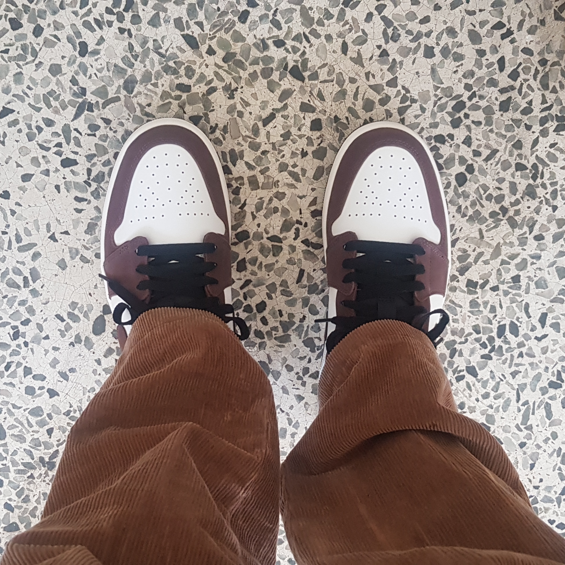 Jordan 1 Low SE Chocolate Bliss 착용 스타일