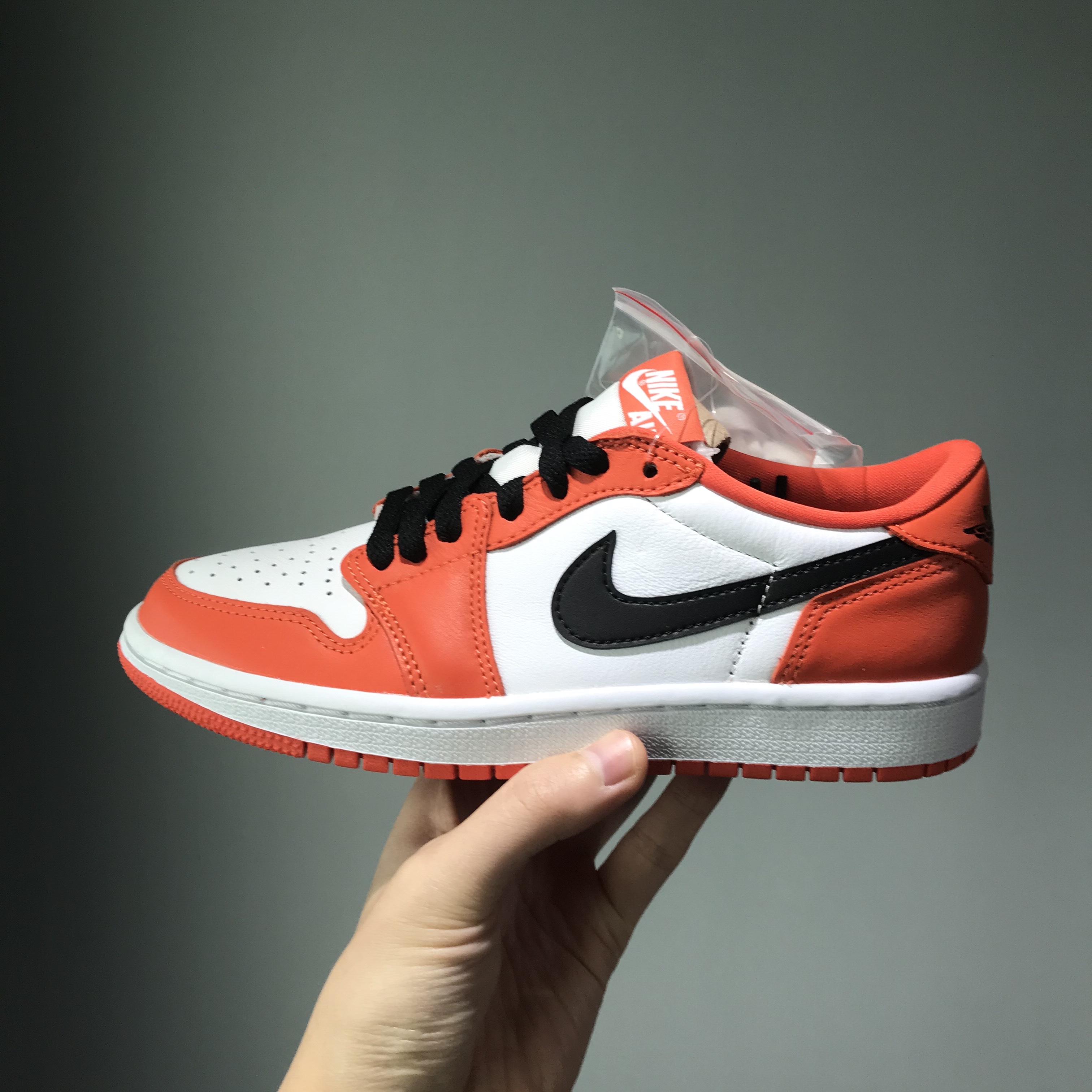Jordan 1 Low OG Starfish, (W) Jordan 1 Low OG Starfish 착용 스타일 - 1