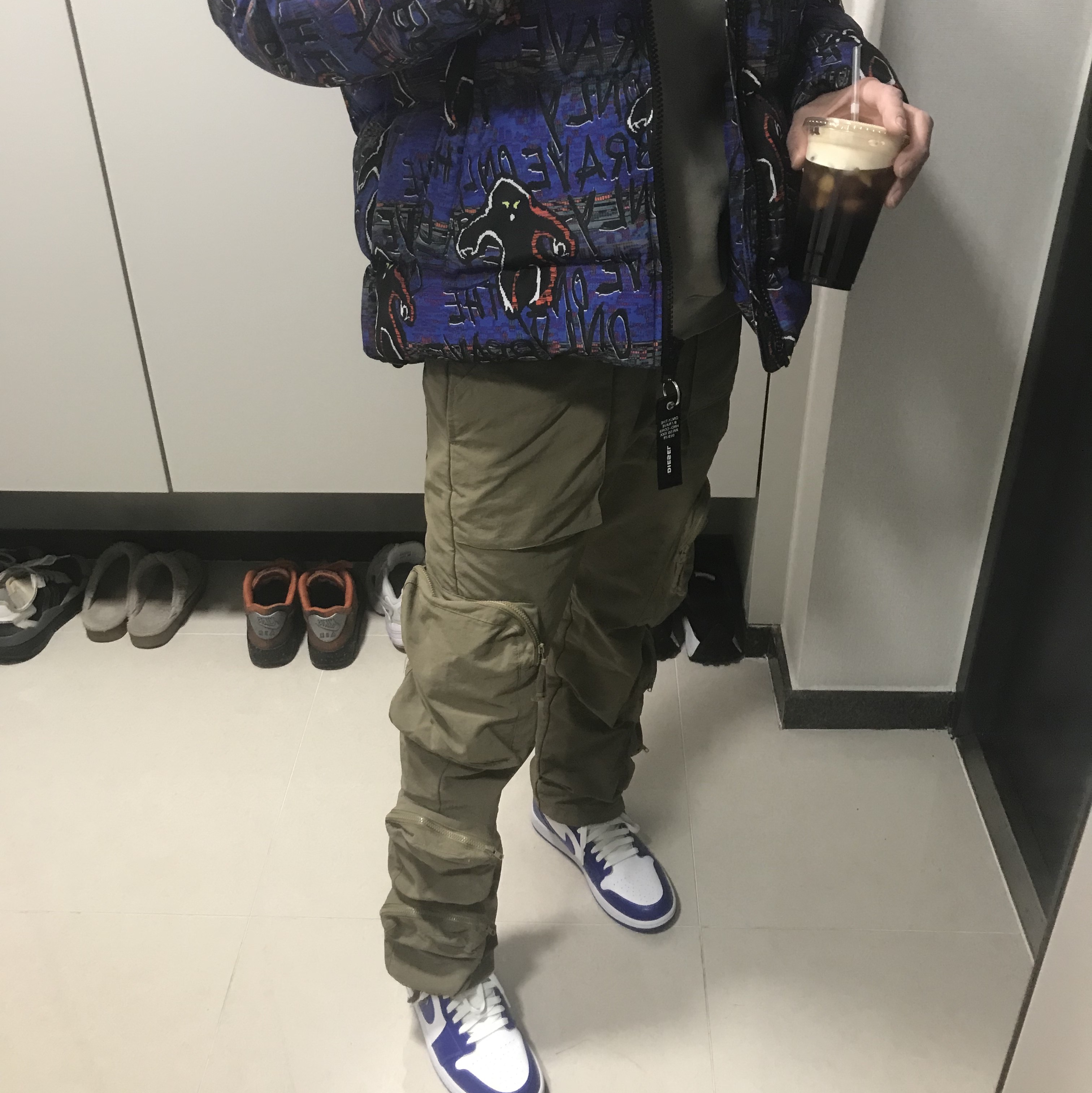 (W) Jordan 1 Mid White Hyper Royal 착용 스타일