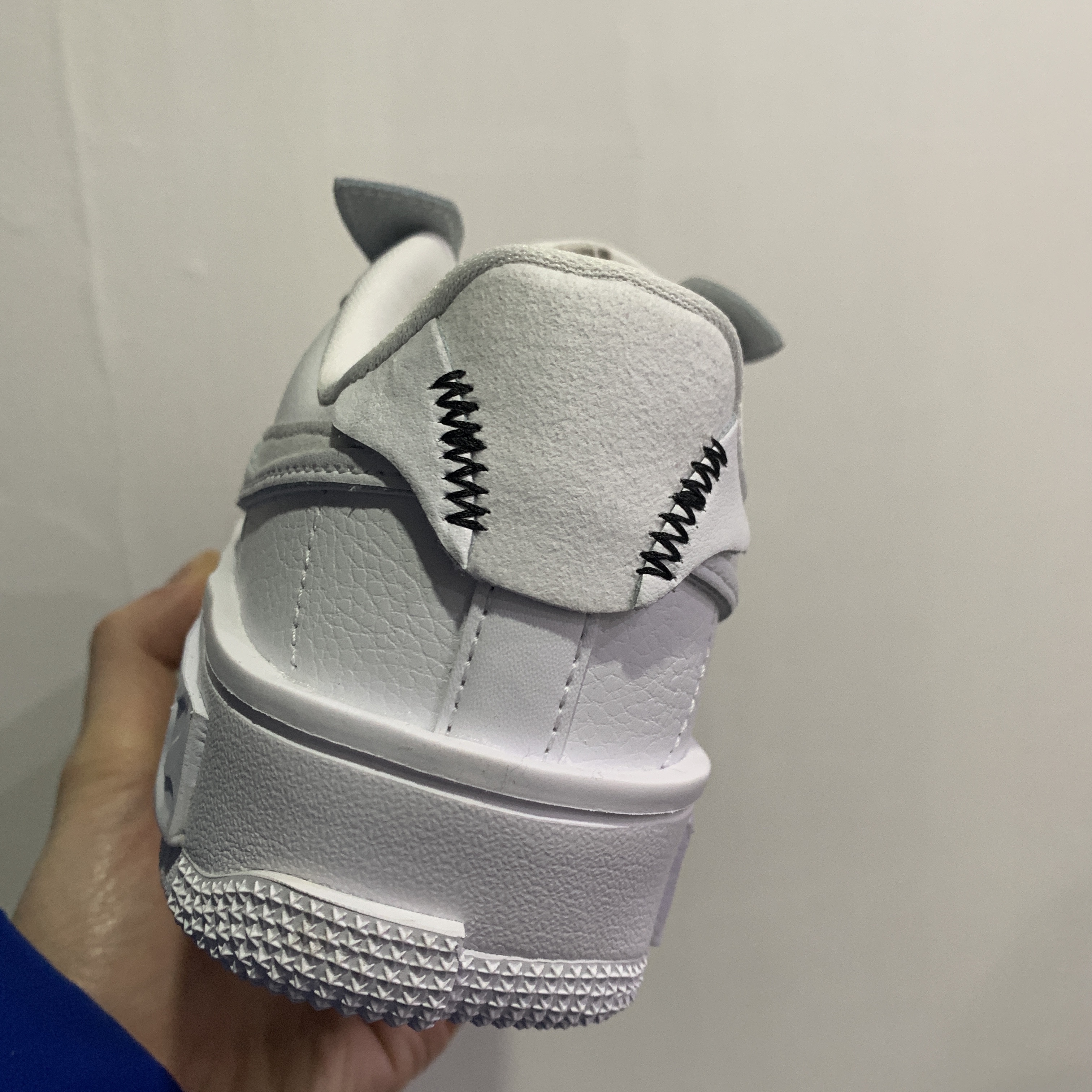 (W) Nike Air Force 1 Fontanka White 착용 스타일 - 2