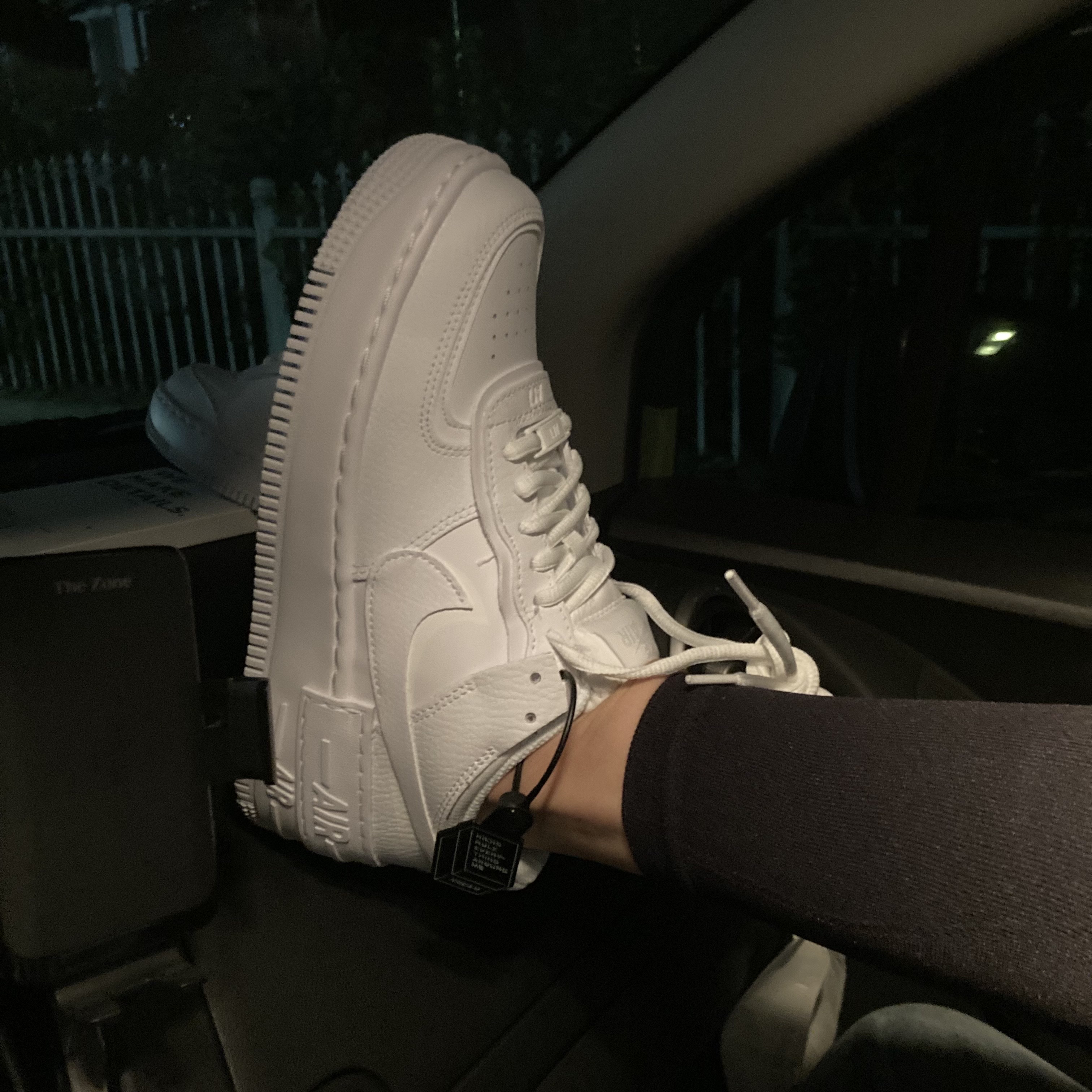 (W) Nike Air Force 1 Shadow Triple White 착용 스타일