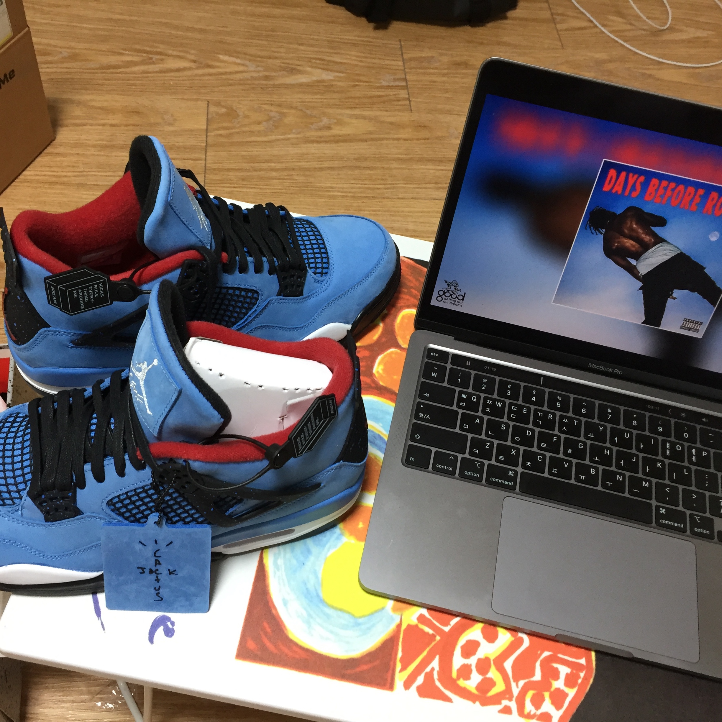 Jordan 4 x Travis Scott Retro Cactus Jack 착용 스타일 - 4