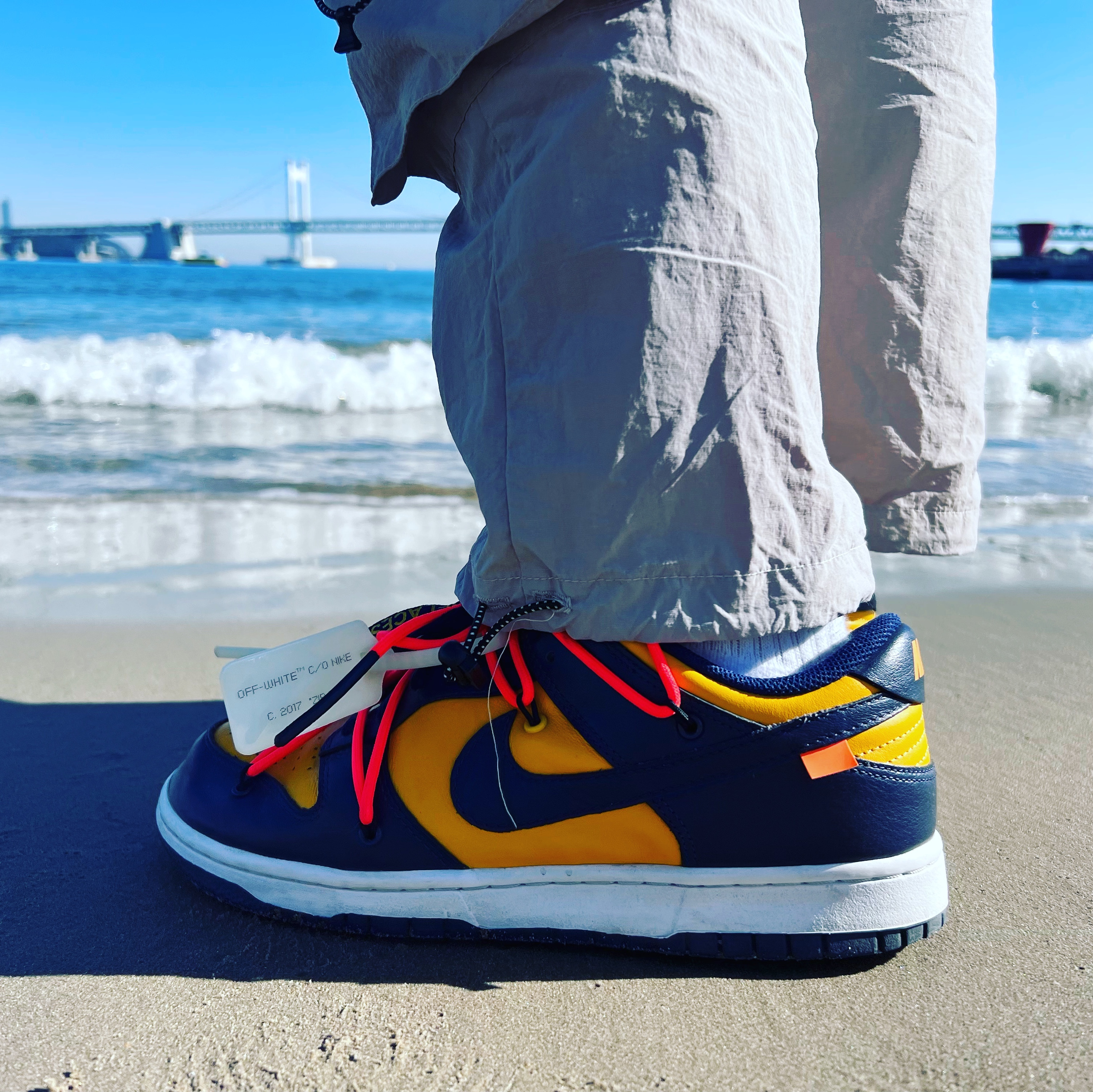 Nike x Off-White Dunk Low University Gold Midnight Navy 착용 스타일