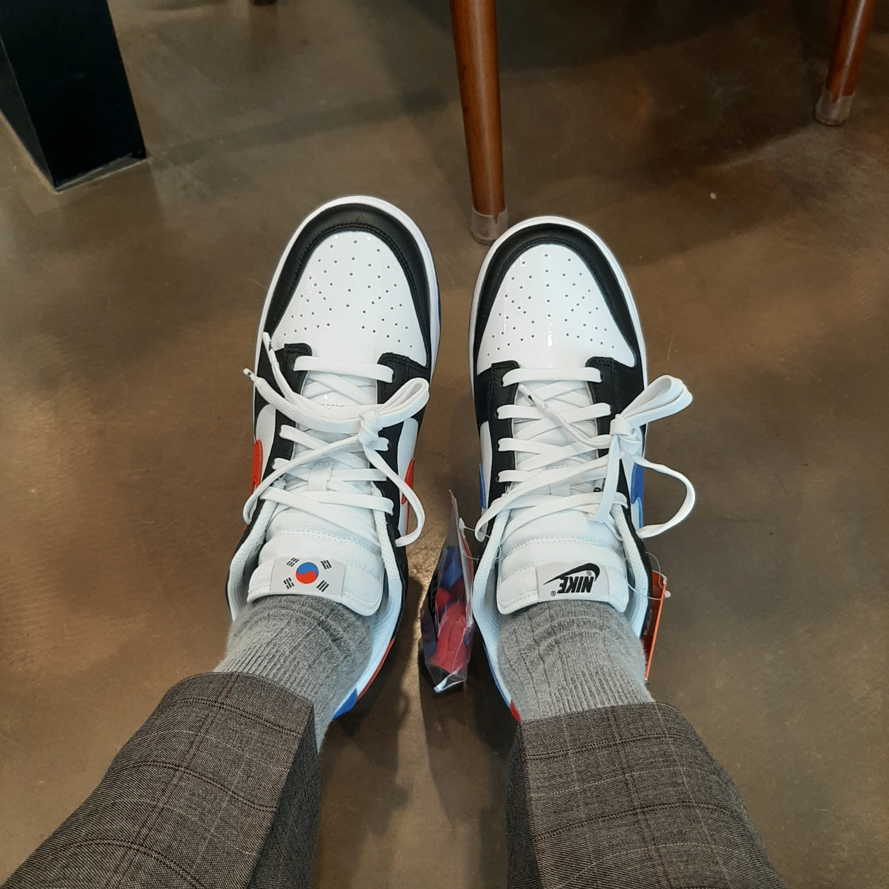 Jordan 1 Retro High OG Hyper Royal, Jordan 1 Retro High OG University Blue 착용 스타일 - 3
