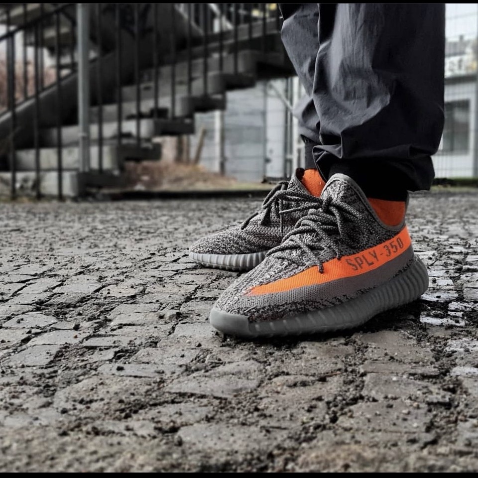 Adidas Yeezy Boost 350 V2 Beluga - Reflective 착용 스타일 - 3