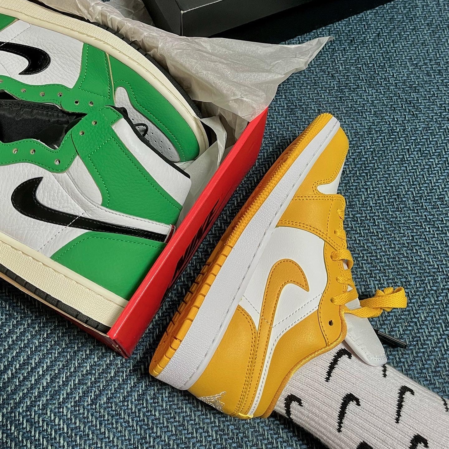 (W) Jordan 1 Retro High OG Lucky Green, (GS) Jordan 1 Low Pollen 착용 스타일 - 1