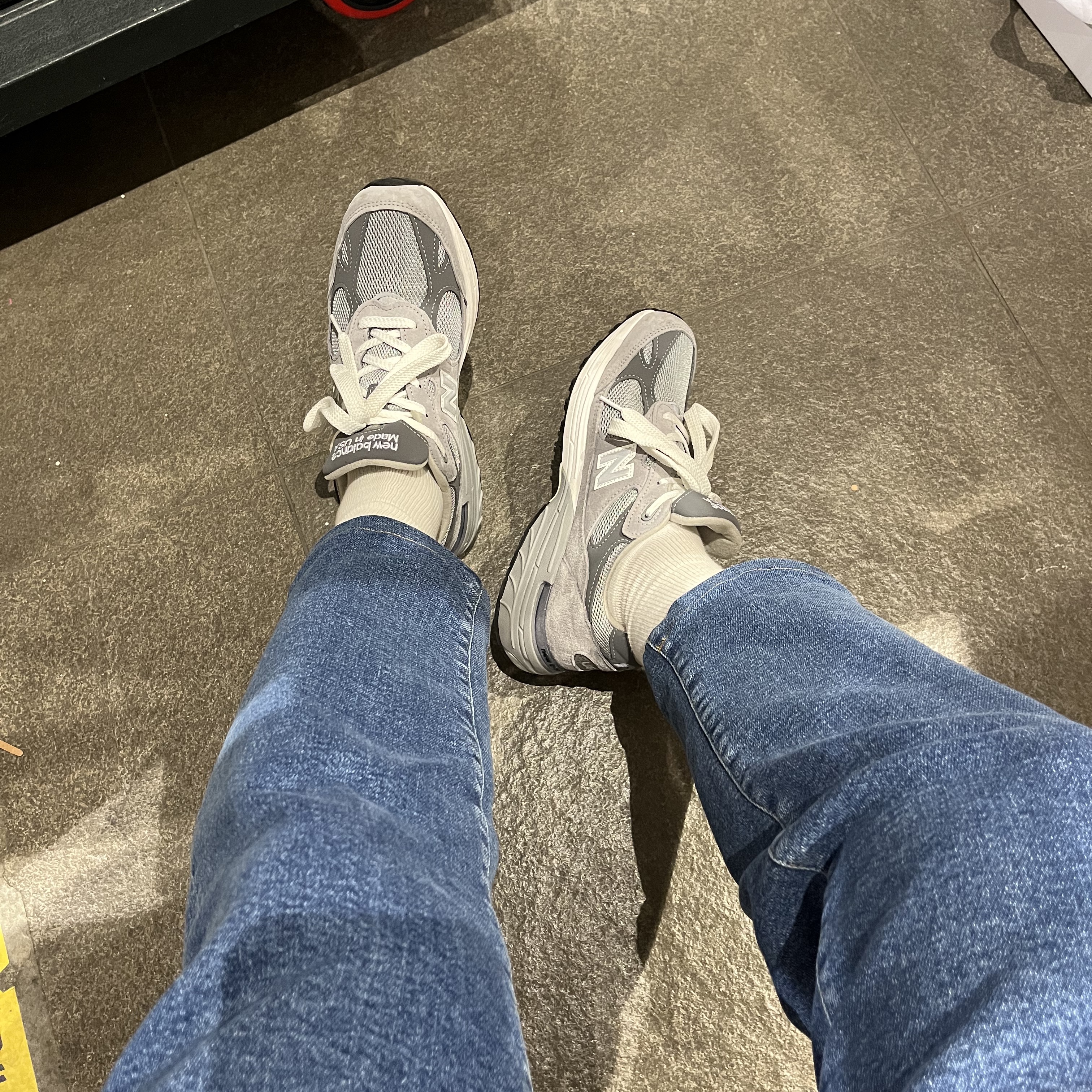 (W) New Balance 993 Made in USA Grey - B Standard 착용 스타일