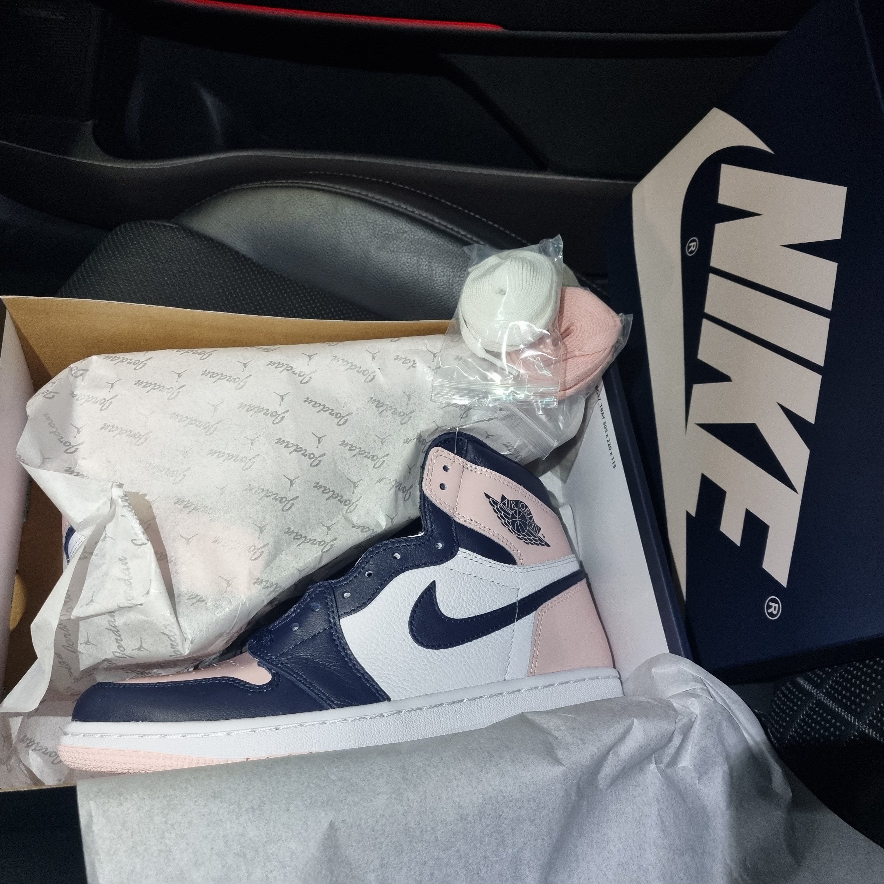 (W) Jordan 1 Retro High OG Atmosphere 착용 스타일