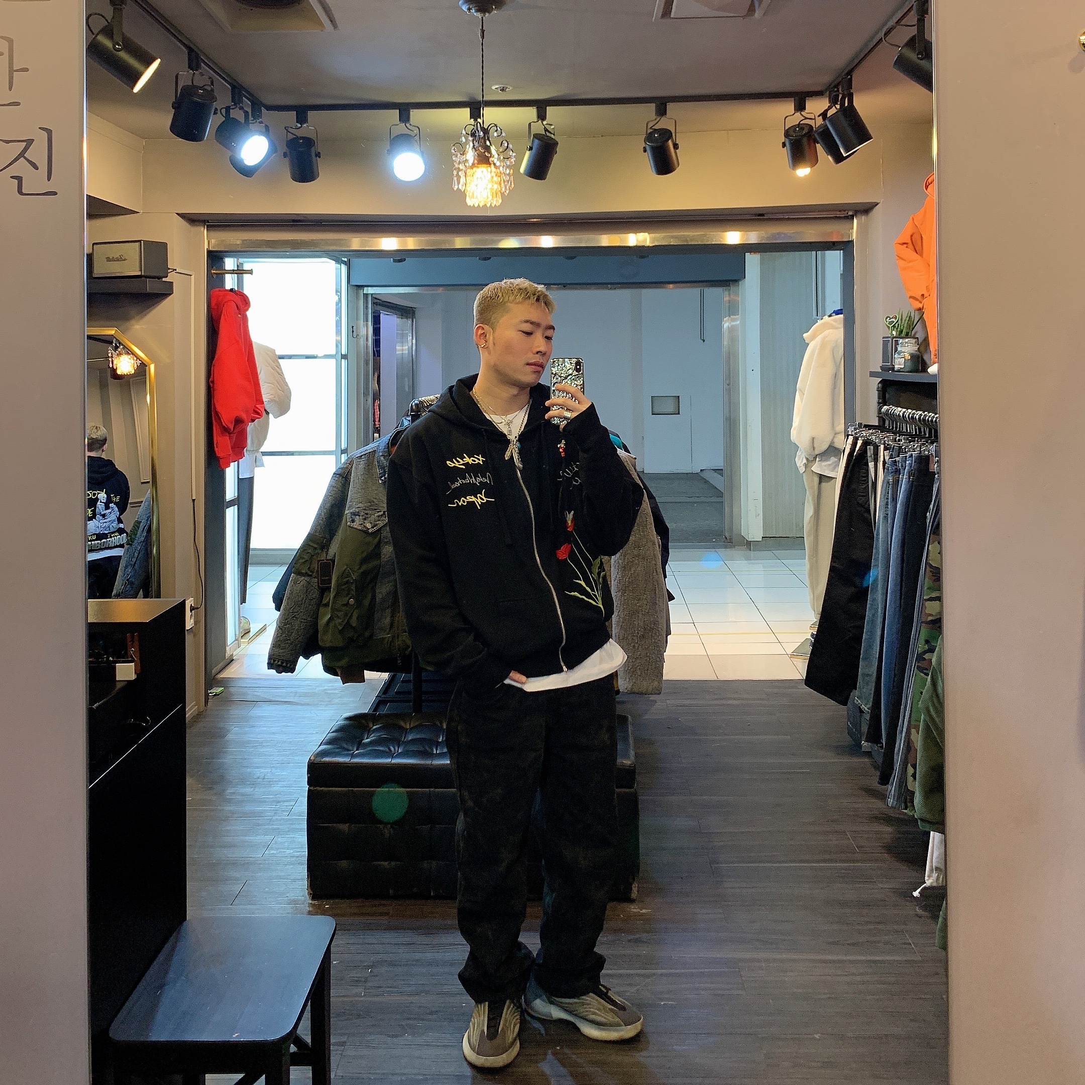 Adidas Yeezy QNTM Barium 착용 스타일 - 1