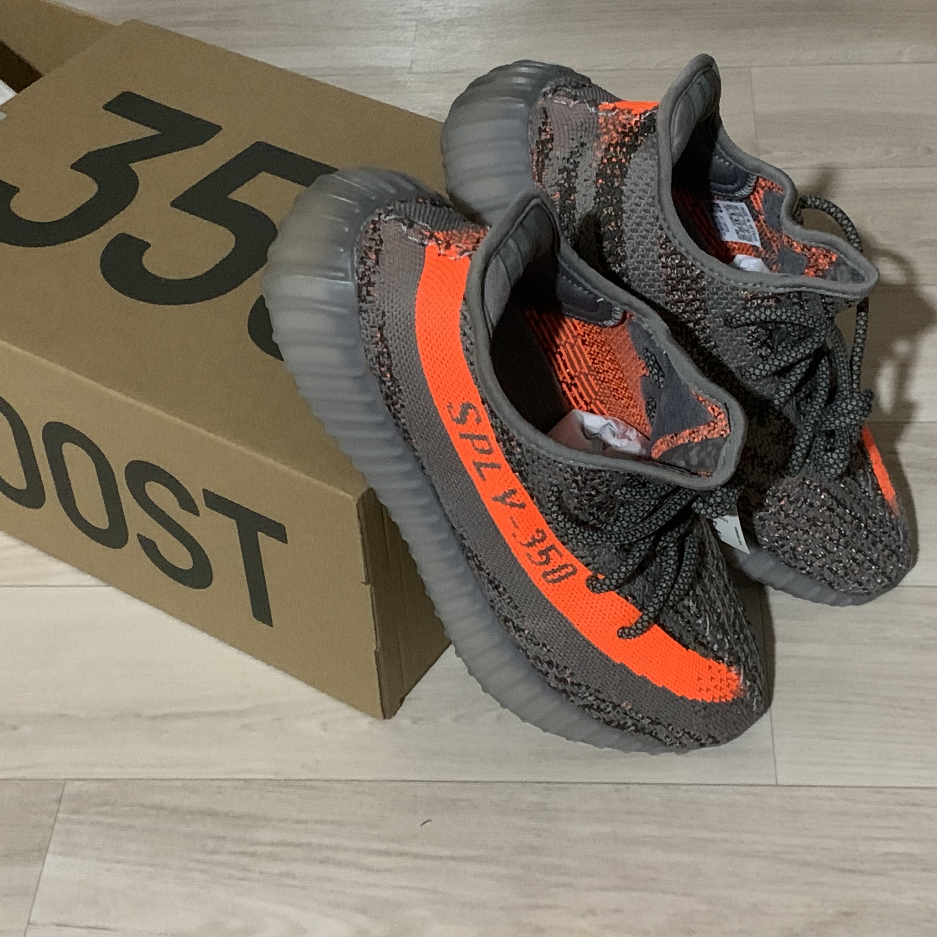 Adidas Yeezy Boost 350 V2 Beluga - Reflective 착용 스타일 - 2