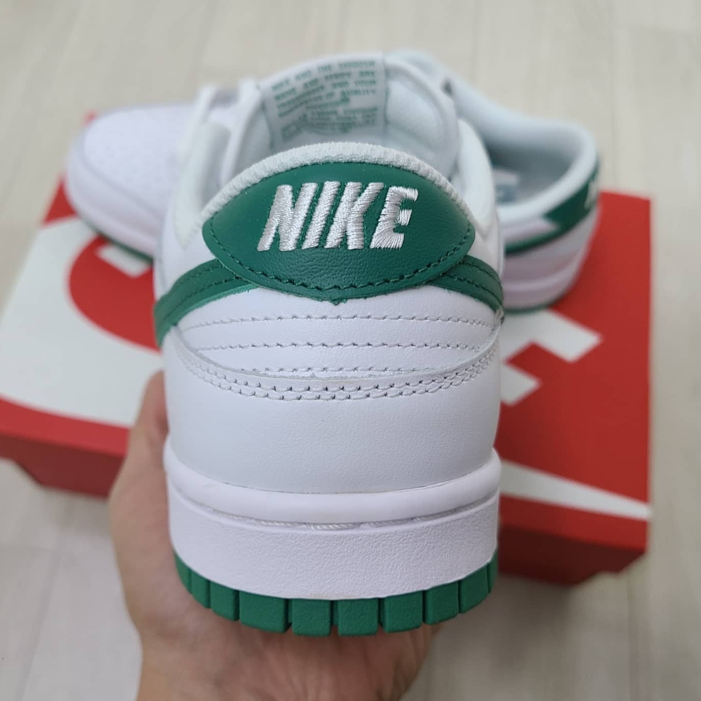 (W) Nike Dunk Low White Green 착용 스타일 - 3