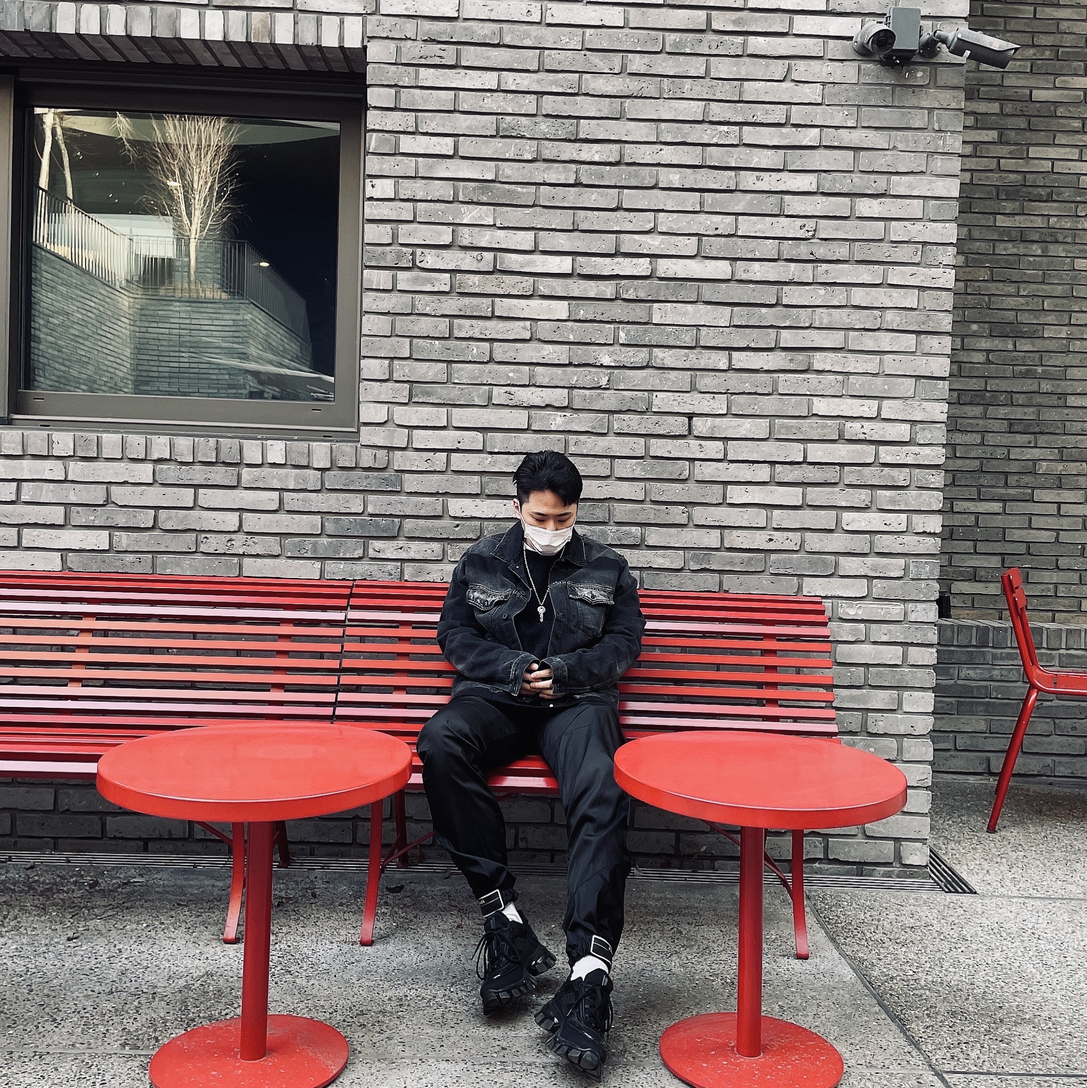 Prada Cloudbust Thunder Technical Fabric Sneakers Black 착용 스타일