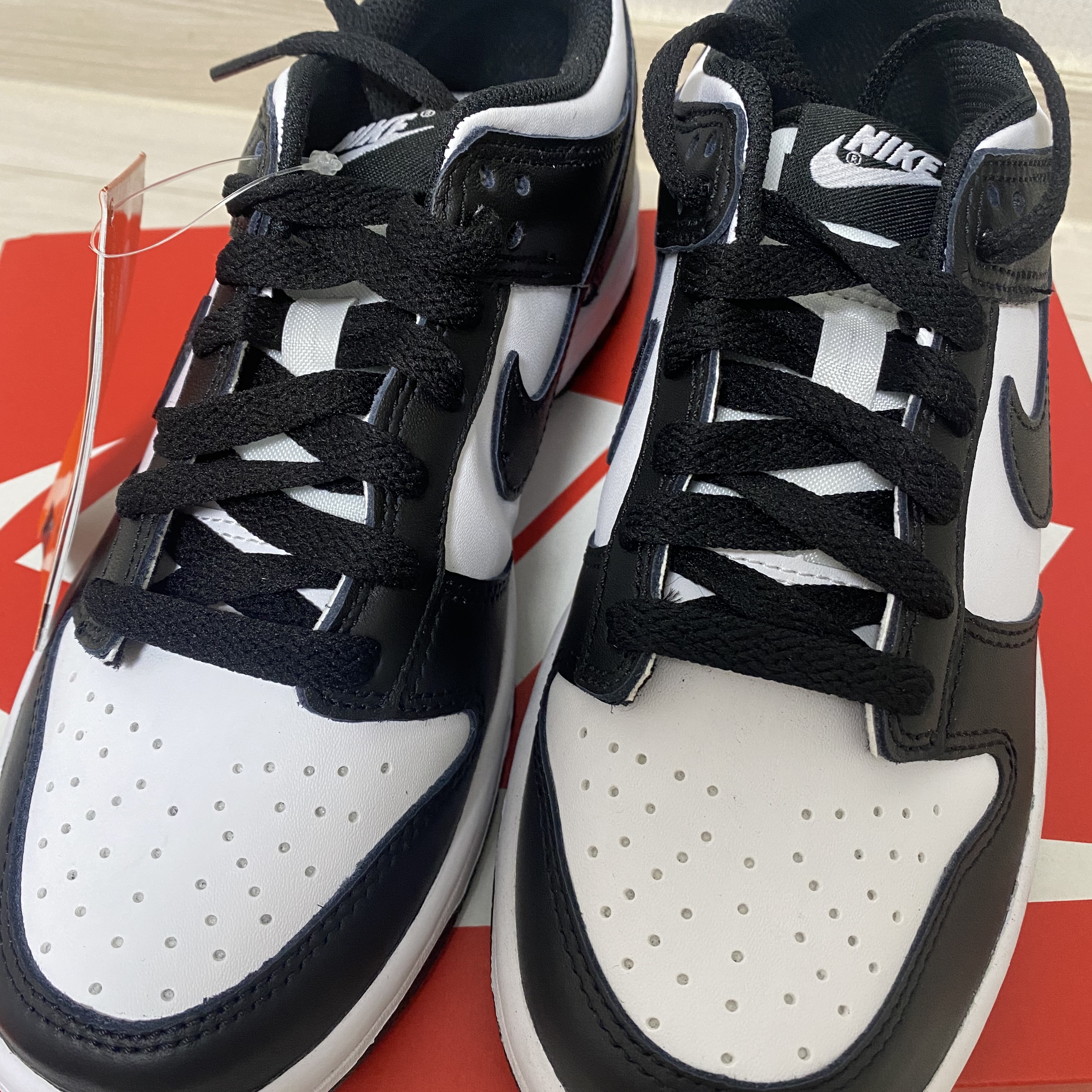 (GS) Nike Dunk Low Black 착용 스타일 - 2
