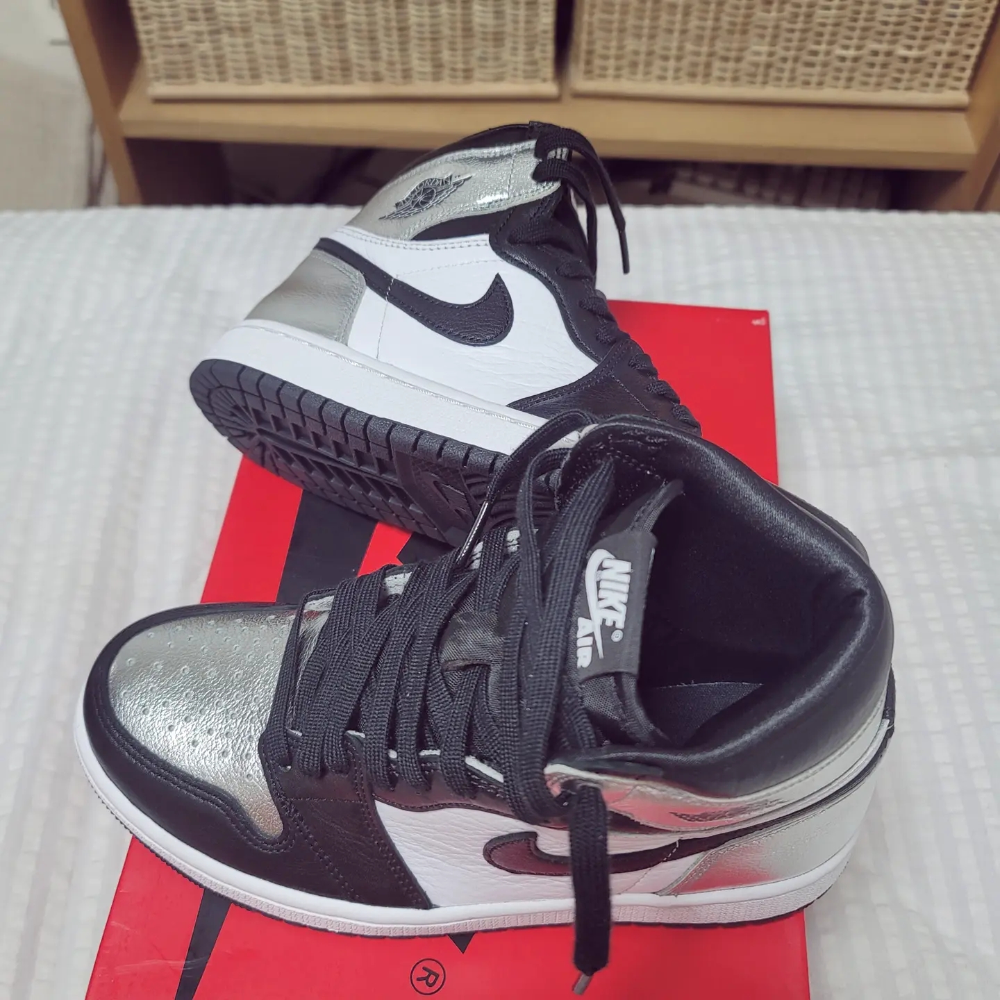 (W) Jordan 1 Retro High OG Silver Toe 착용 스타일