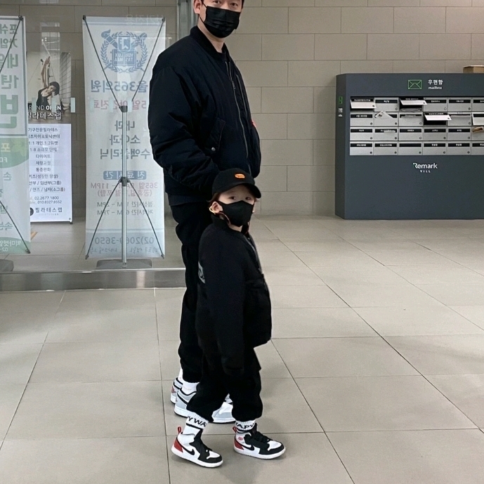 Jordan 1 Low Light Smoke Grey, (TD) Jordan 1 Mid Alt Track Red 착용 스타일