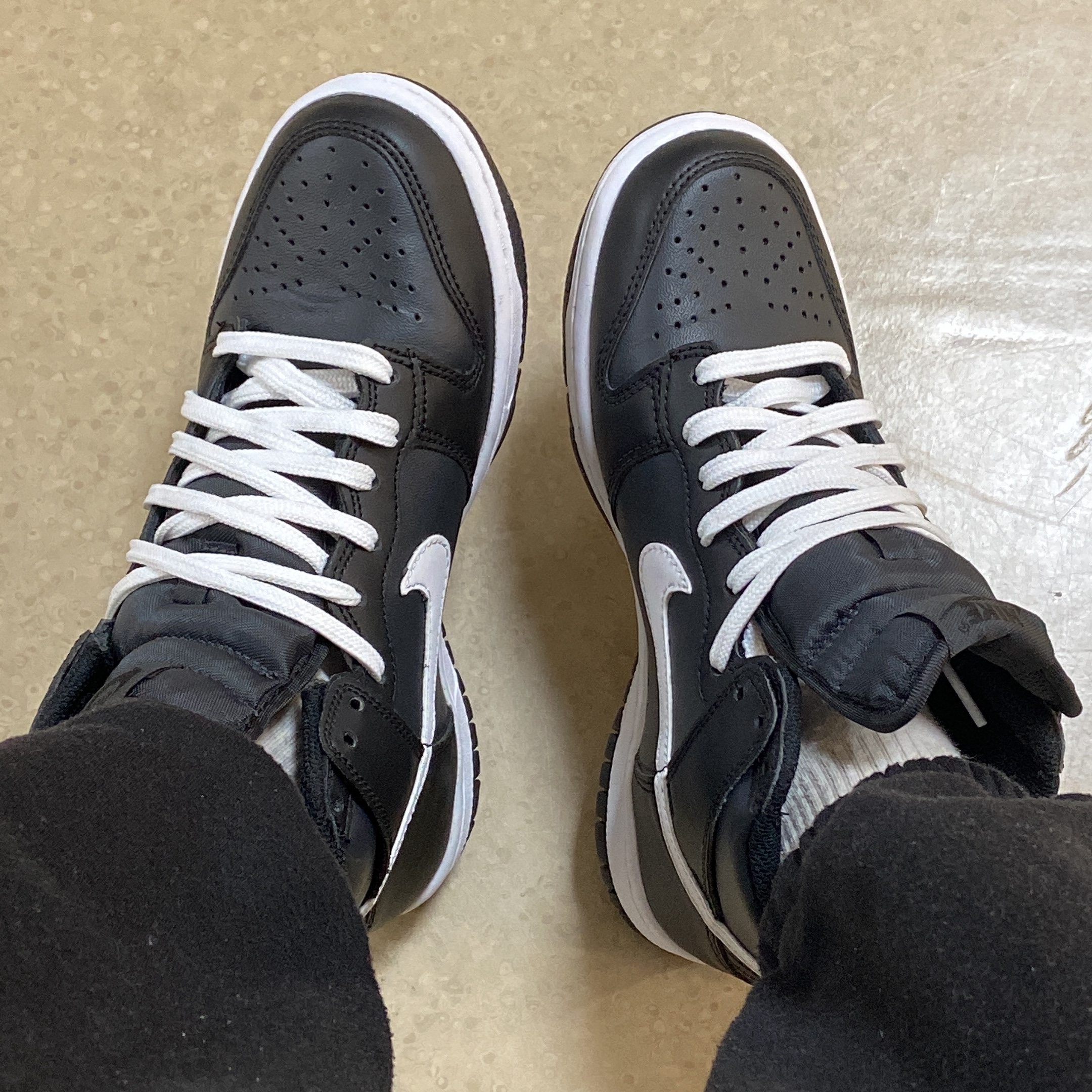 (GS) Nike Dunk High Anthracite 착용 스타일