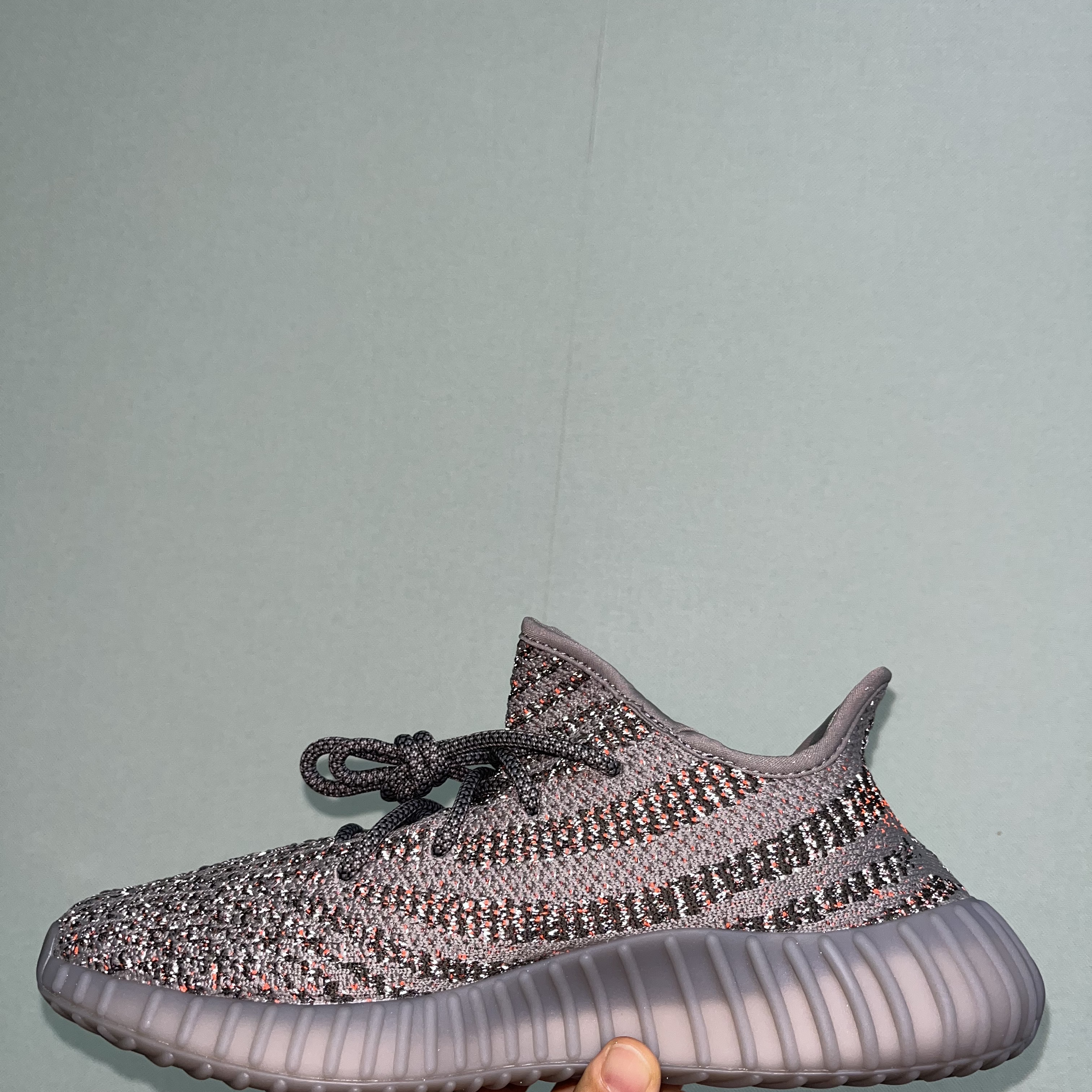 Adidas Yeezy Boost 350 V2 Beluga - Reflective 착용 스타일 - 4