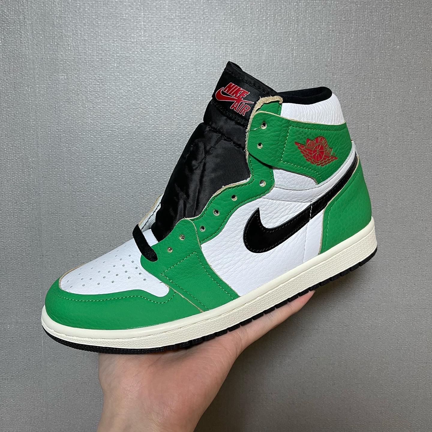 (W) Jordan 1 Retro High OG Lucky Green 착용 스타일 - 3
