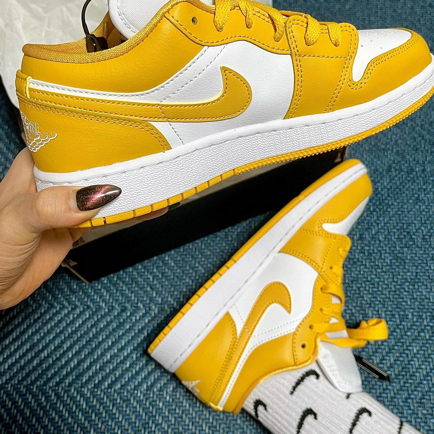 (W) Jordan 1 Retro High OG Lucky Green, (GS) Jordan 1 Low Pollen 착용 스타일 - 2