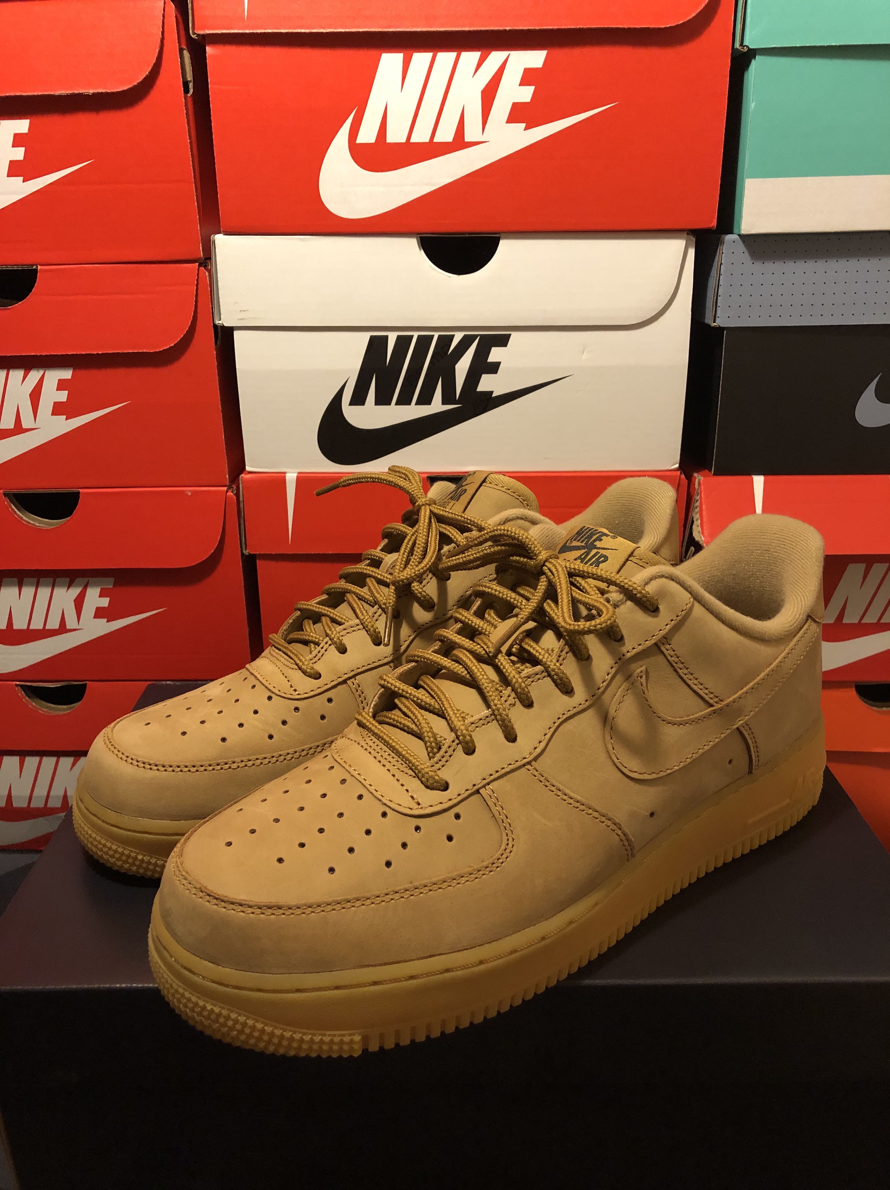Nike Air Force 1 Low Flax 착용 스타일