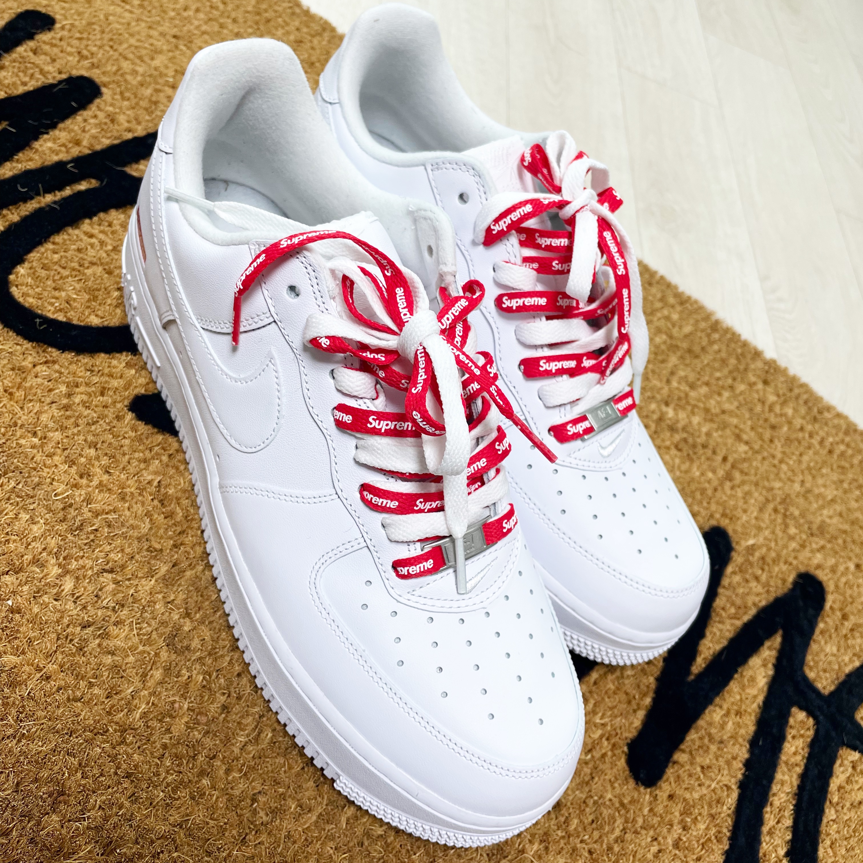 Nike x Supreme Air Force 1 Low White 착용 스타일 - 2