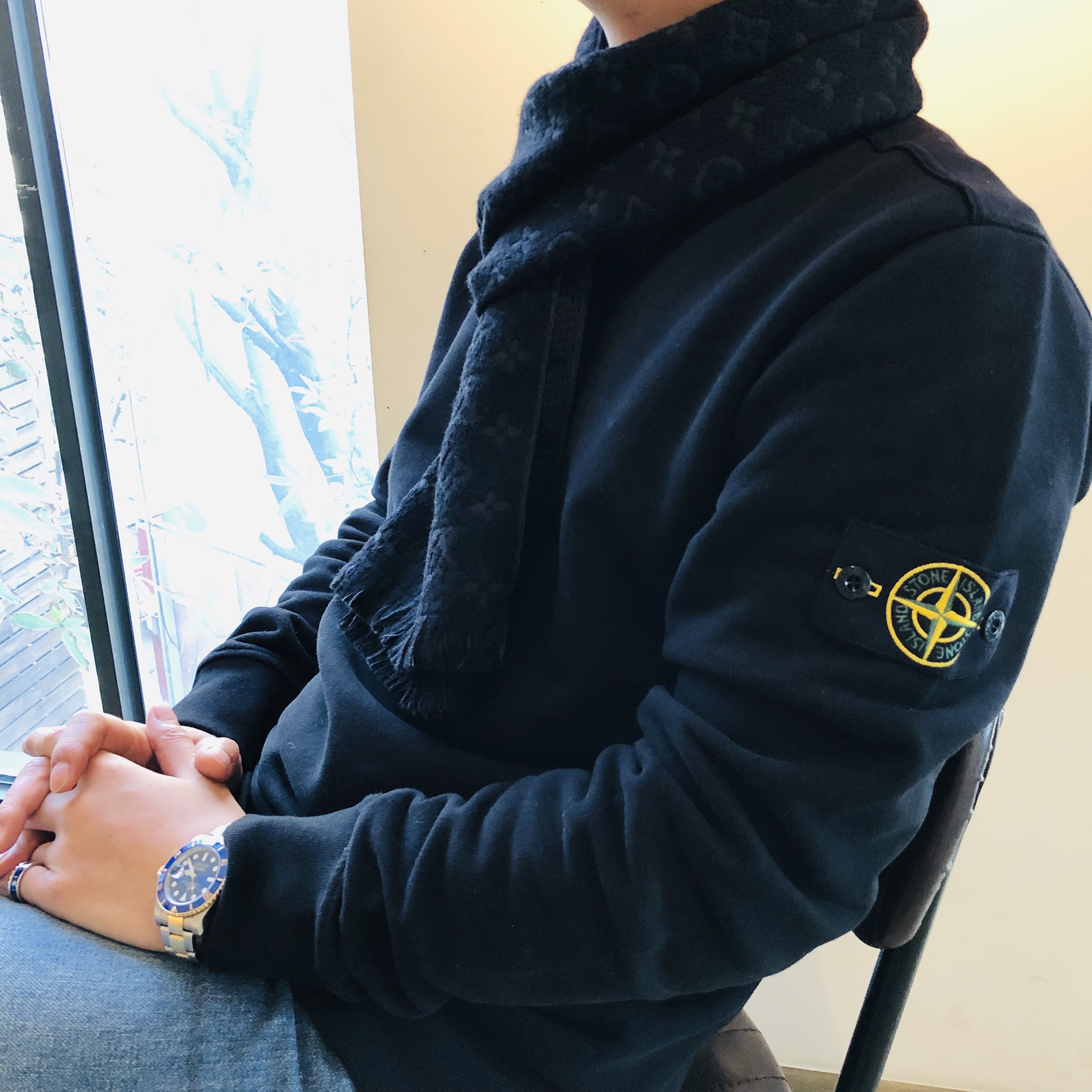 Stone Island 63020 Crewneck Sweatshirt Black - 21FW, Rolex Submariner Date 41mm 126613LB Royal Blue Oyster 착용 스타일